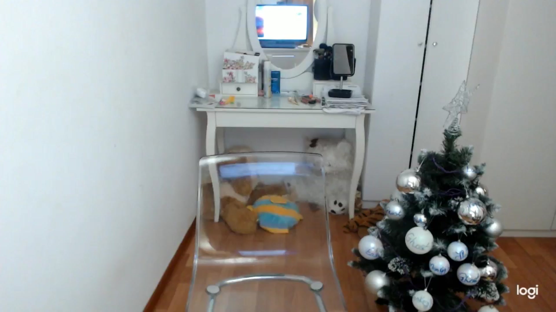 Gallery image thumbnail from WinterJewel's myfreecams stream on, 12/15/2024, 07:59 image 12 of 20