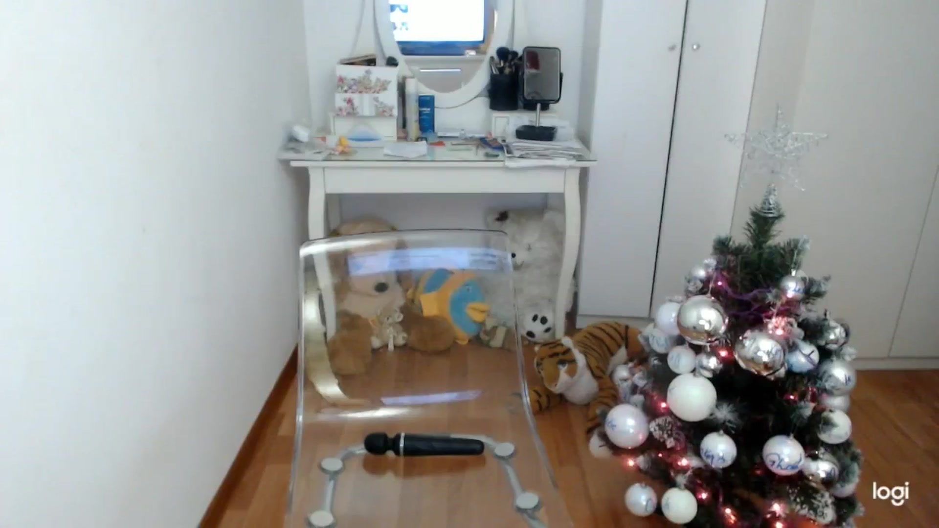 Gallery image thumbnail from WinterJewel's myfreecams stream on, 12/20/2024, 09:07 image 11 of 20