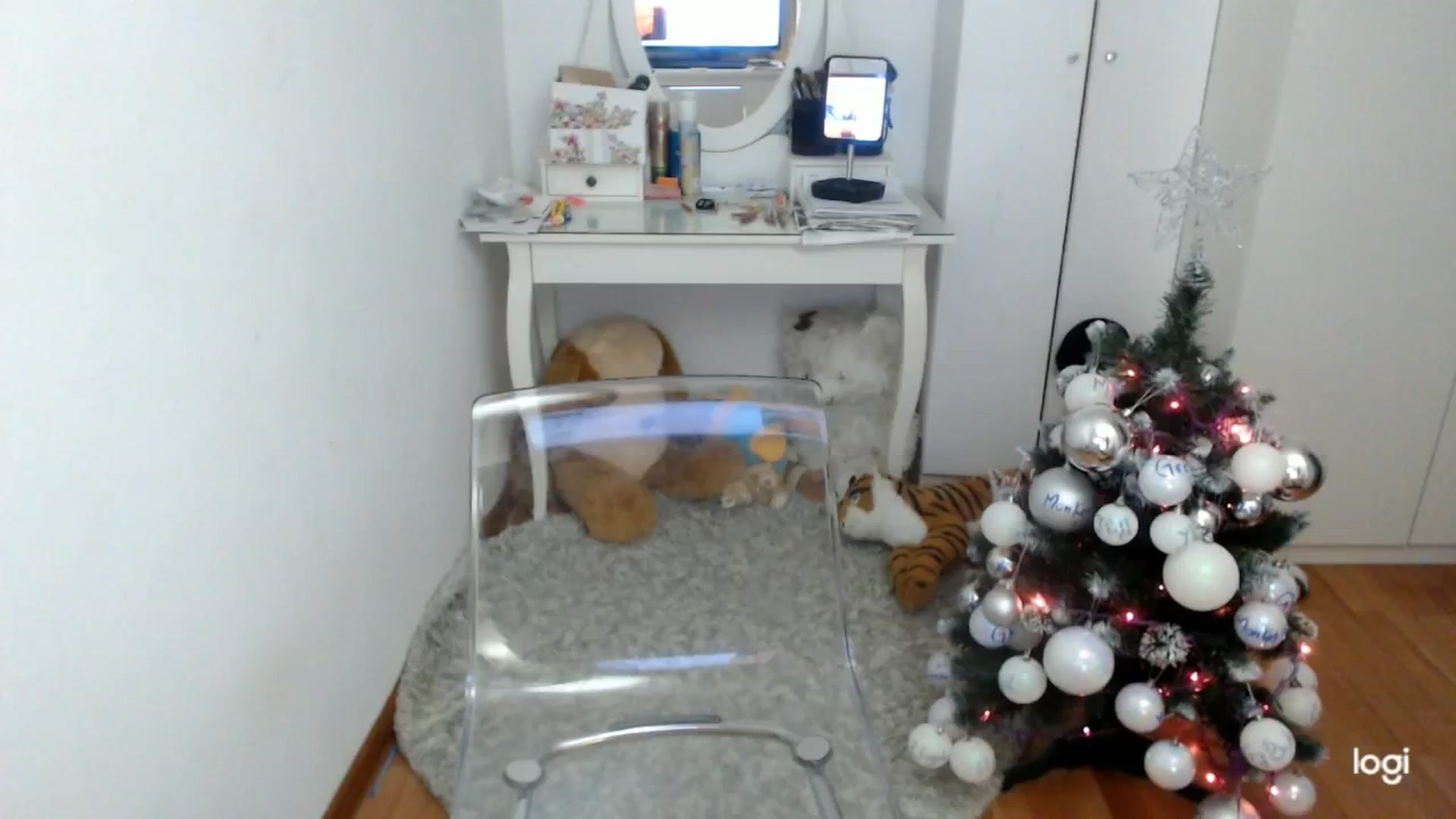 Gallery image thumbnail from WinterJewel's myfreecams stream on, 12/27/2024, 08:58 image 8 of 20