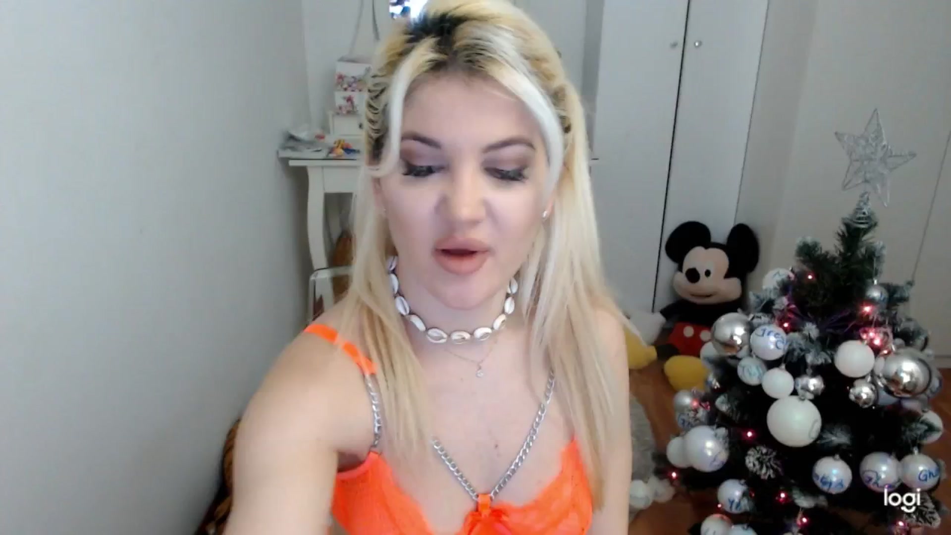 Gallery image thumbnail from WinterJewel's myfreecams stream on, 12/29/2024, 09:48 image 6 of 20