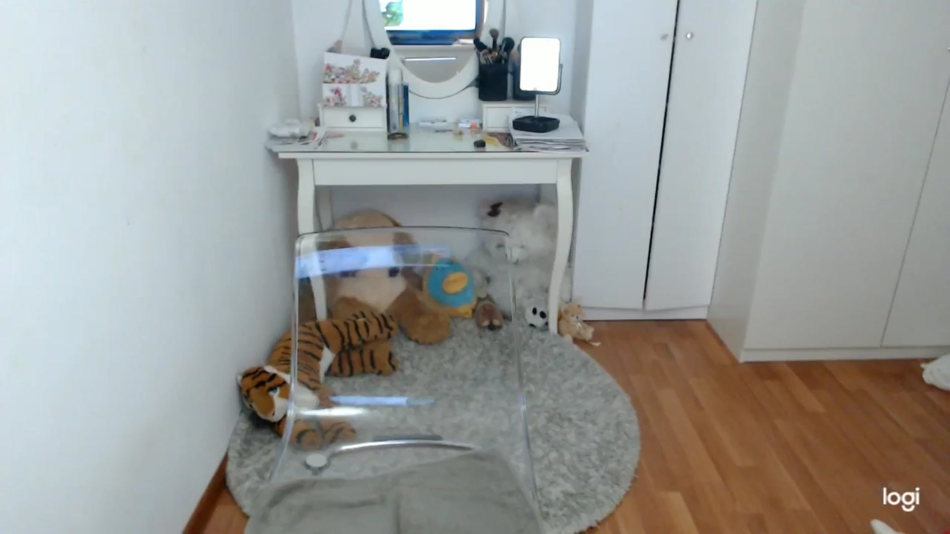 Gallery image thumbnail from WinterJewel's myfreecams stream on, 01/13/2025, 09:30 image 19 of 20