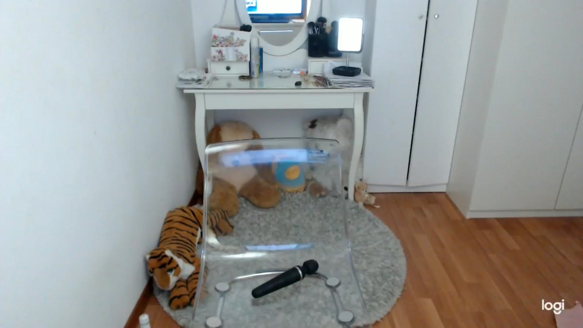 Gallery image thumbnail from WinterJewel's myfreecams stream on, 01/15/2025, 09:48 image 8 of 20