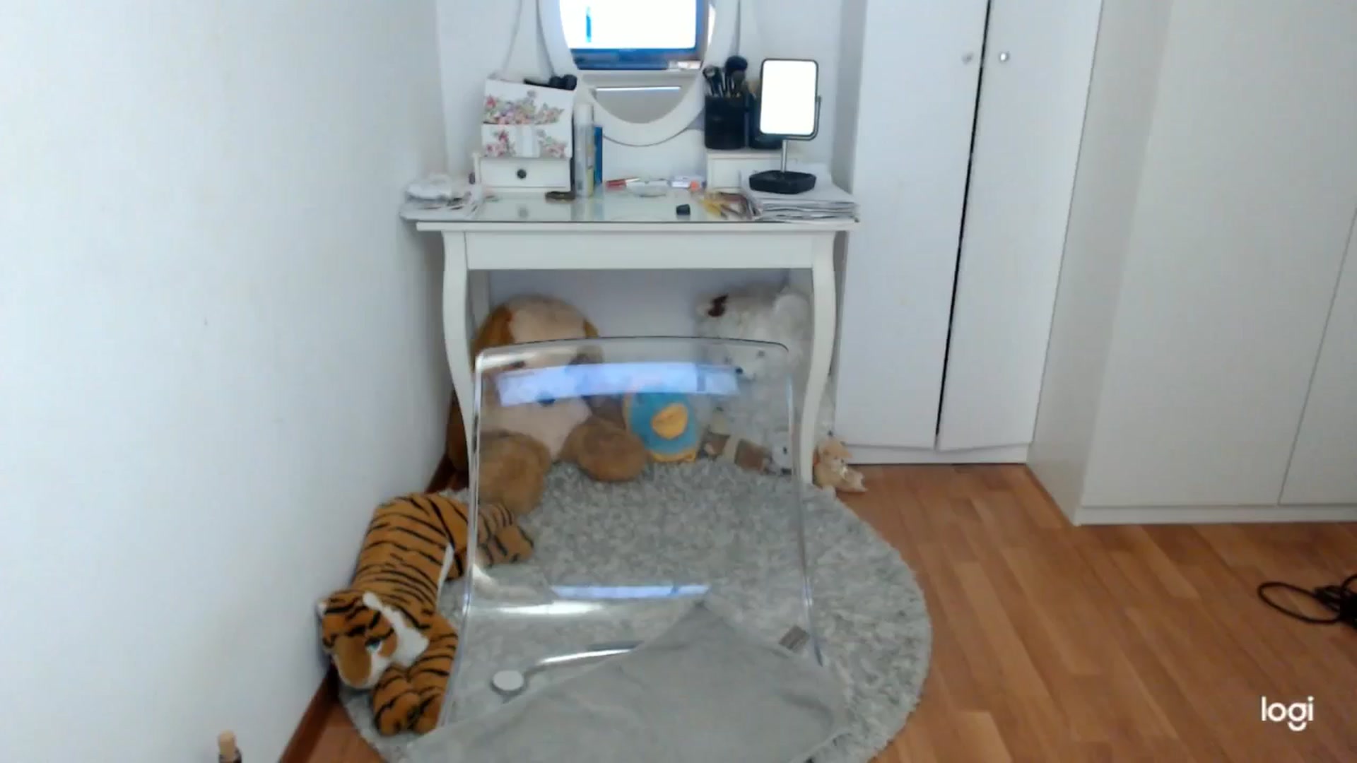 Gallery image thumbnail from WinterJewel's myfreecams stream on, 01/16/2025, 09:09 image 9 of 20