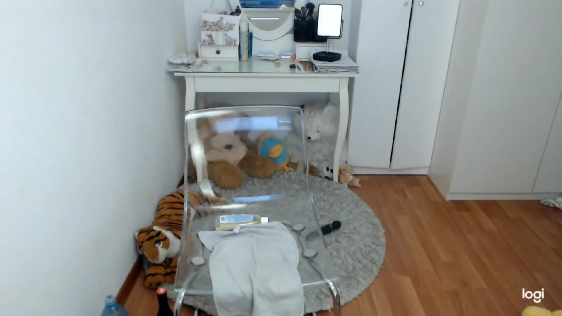 Gallery image thumbnail from WinterJewel's myfreecams stream on, 01/18/2025, 08:28 image 15 of 20