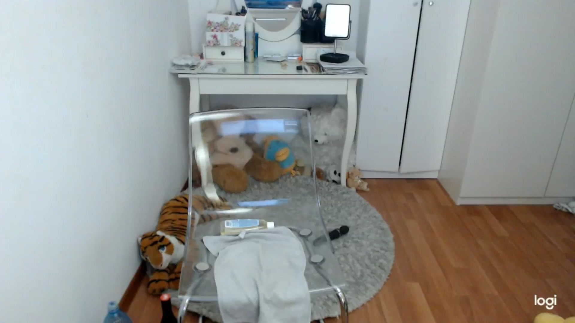 Gallery image thumbnail from WinterJewel's myfreecams stream on, 01/18/2025, 08:28 image 14 of 20
