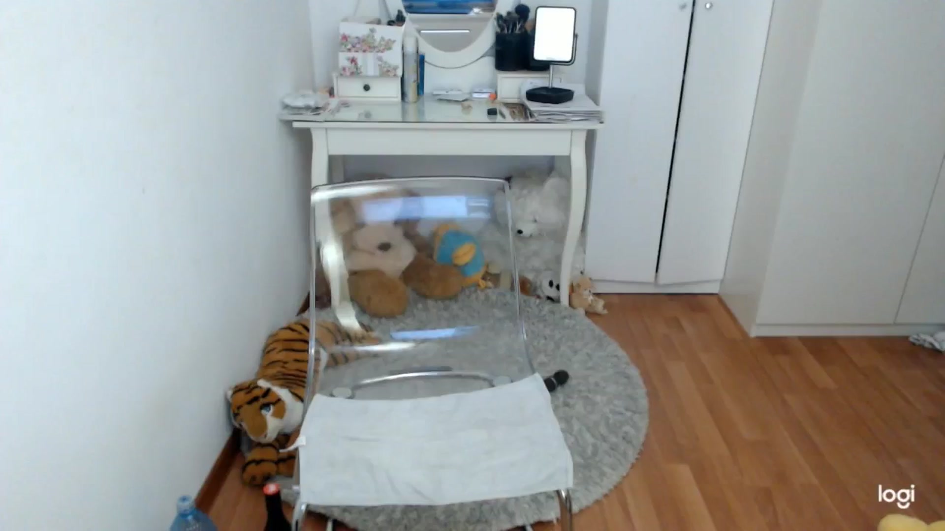 Gallery image thumbnail from WinterJewel's myfreecams stream on, 01/18/2025, 08:28 image 17 of 20