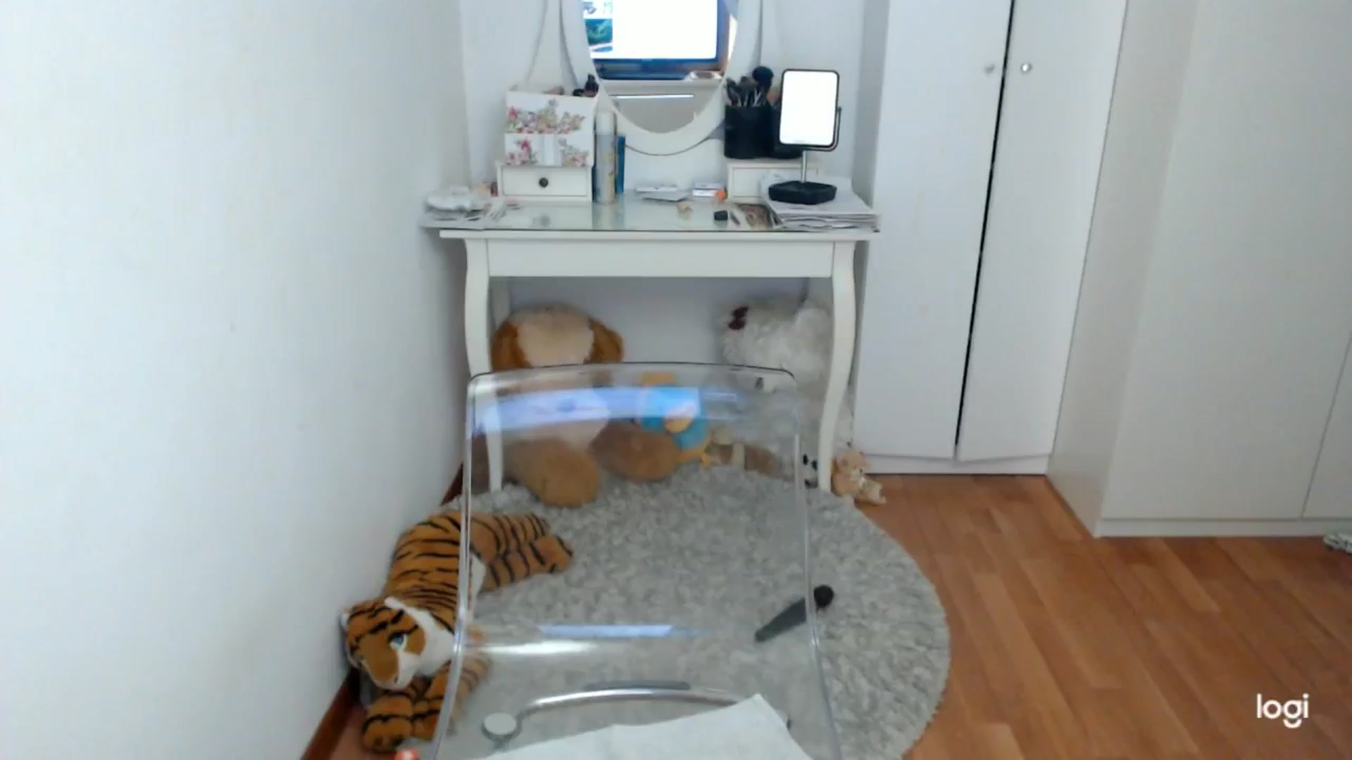 Gallery image thumbnail from WinterJewel's myfreecams stream on, 01/18/2025, 09:57 image 6 of 20