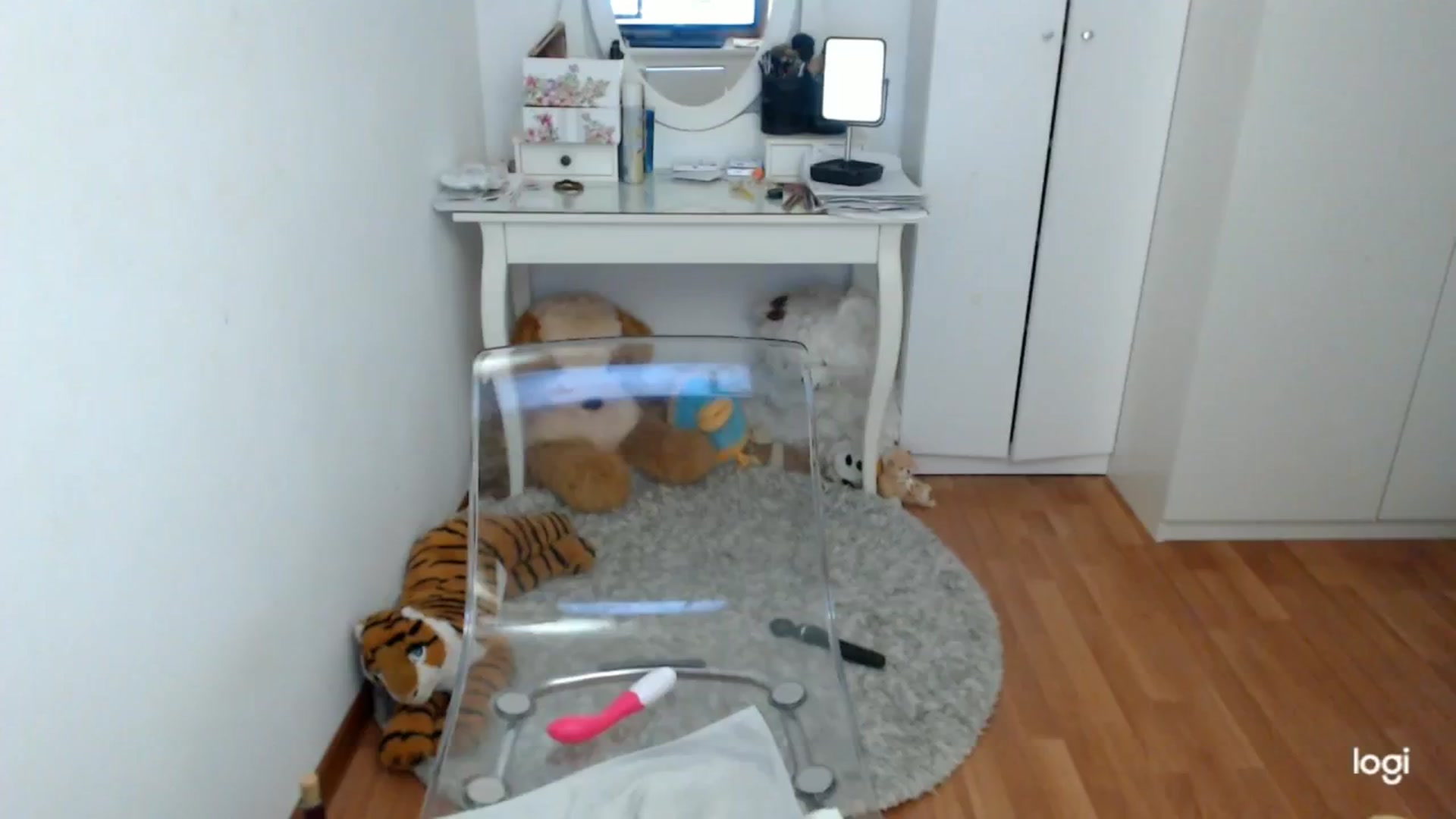 Gallery image thumbnail from WinterJewel's myfreecams stream on, 01/19/2025, 10:34 image 14 of 20