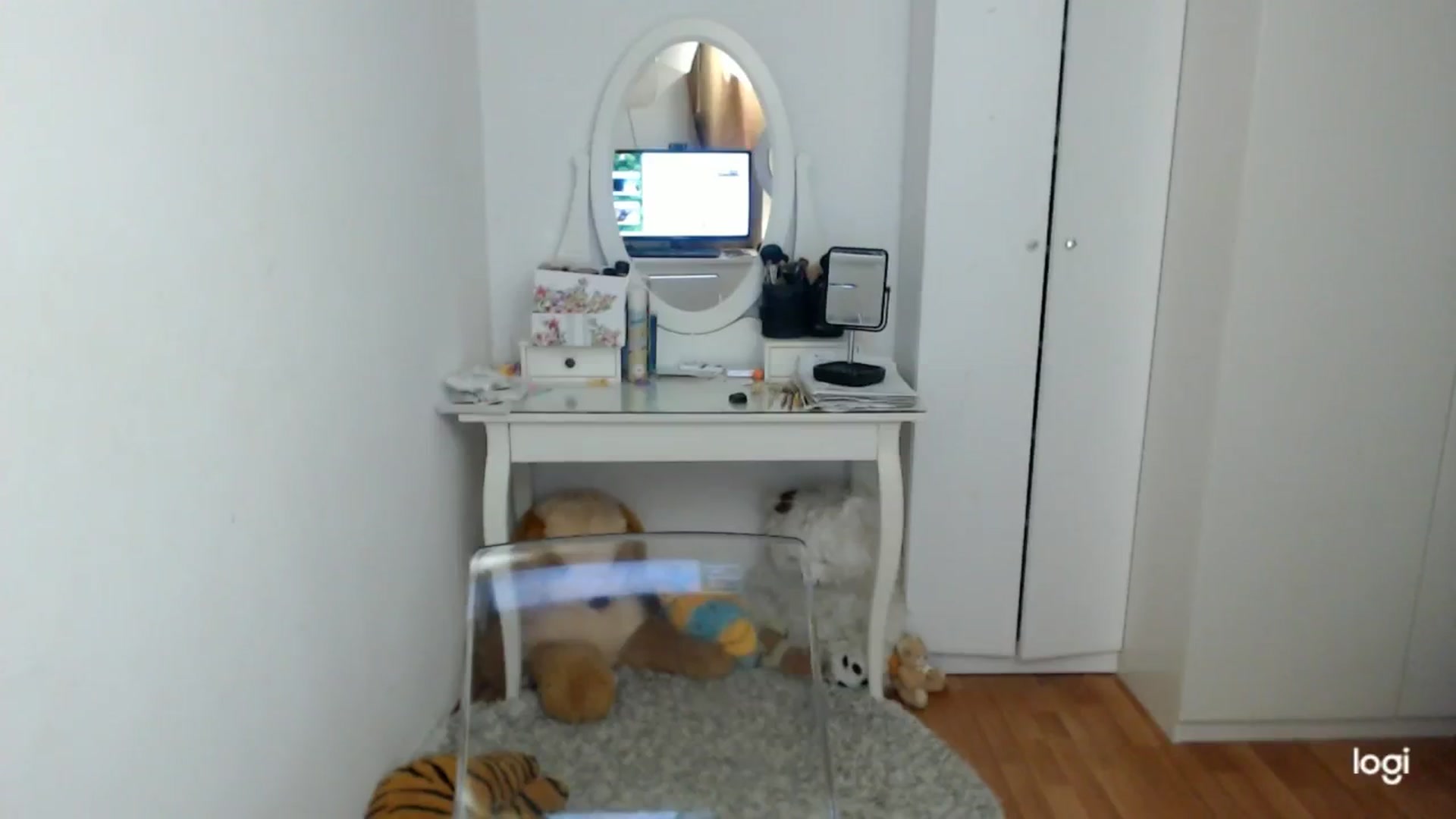 Gallery image thumbnail from WinterJewel's myfreecams stream on, 01/29/2025, 09:49 image 11 of 20
