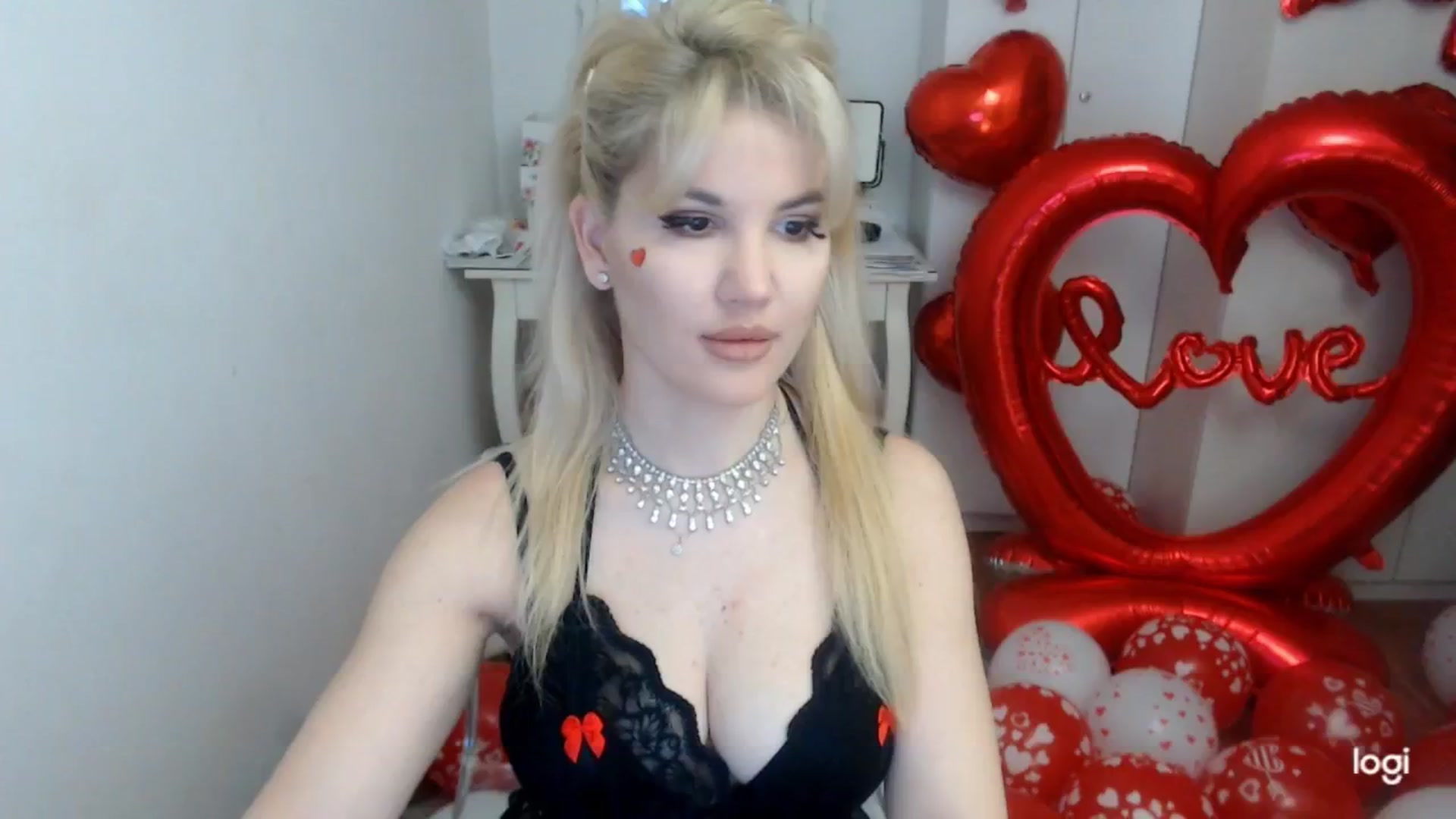 Gallery image thumbnail from WinterJewel's myfreecams stream on, 02/15/2025, 11:09 image 1 of 20
