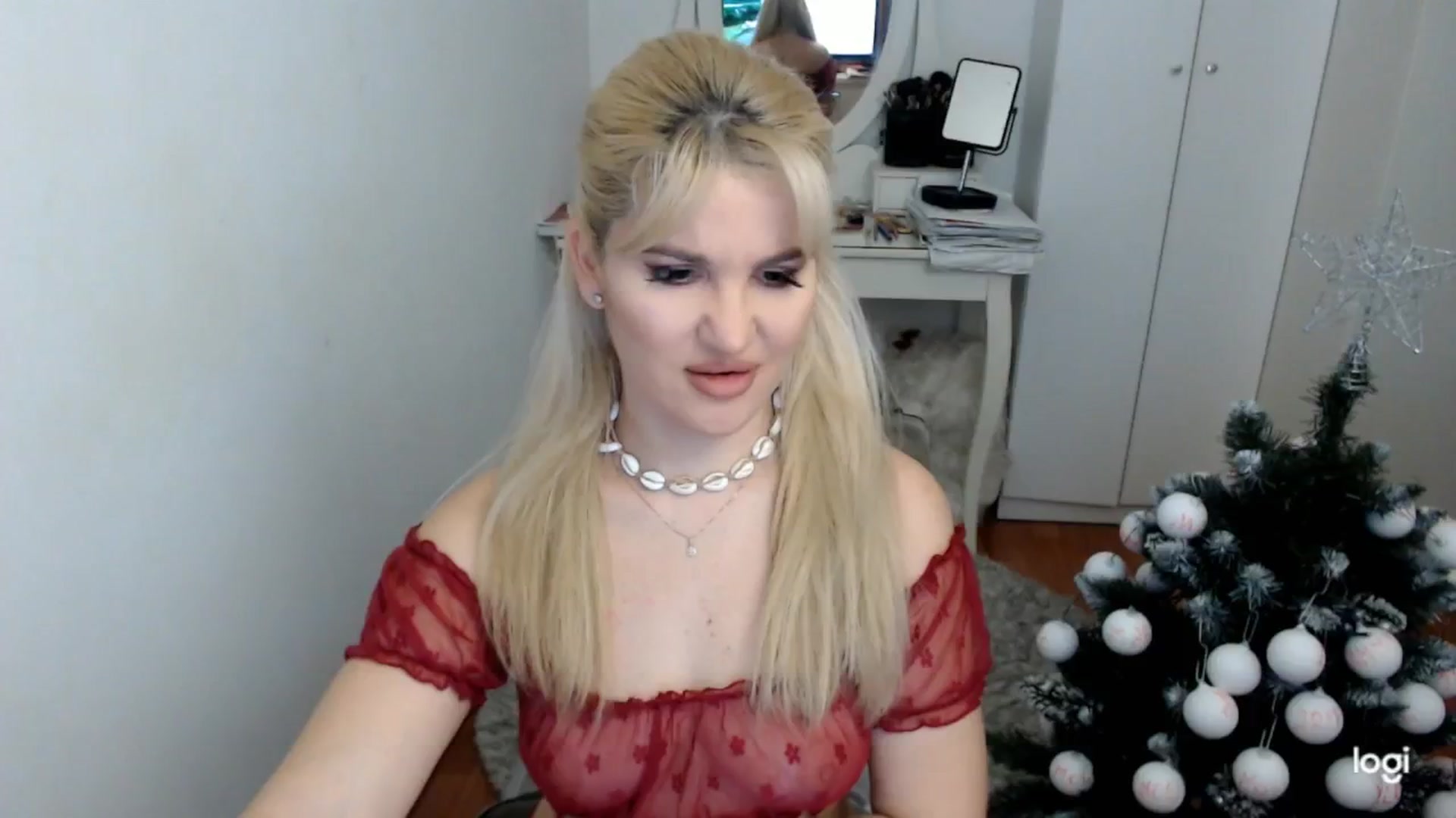 Gallery image thumbnail from WinterJewel's myfreecams stream on, 12/23/2025, 07:21 image 7 of 20