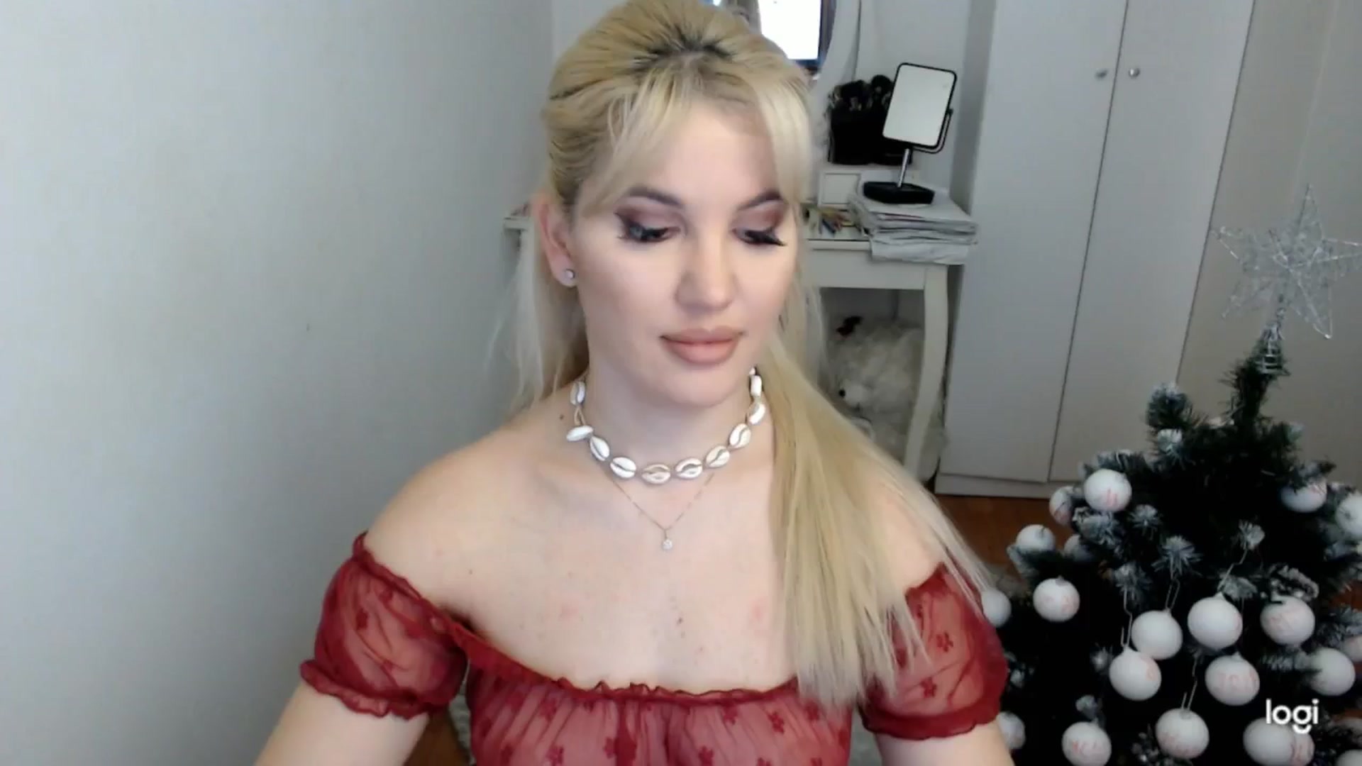 Gallery image thumbnail from WinterJewel's myfreecams stream on, 12/23/2025, 07:21 image 5 of 20