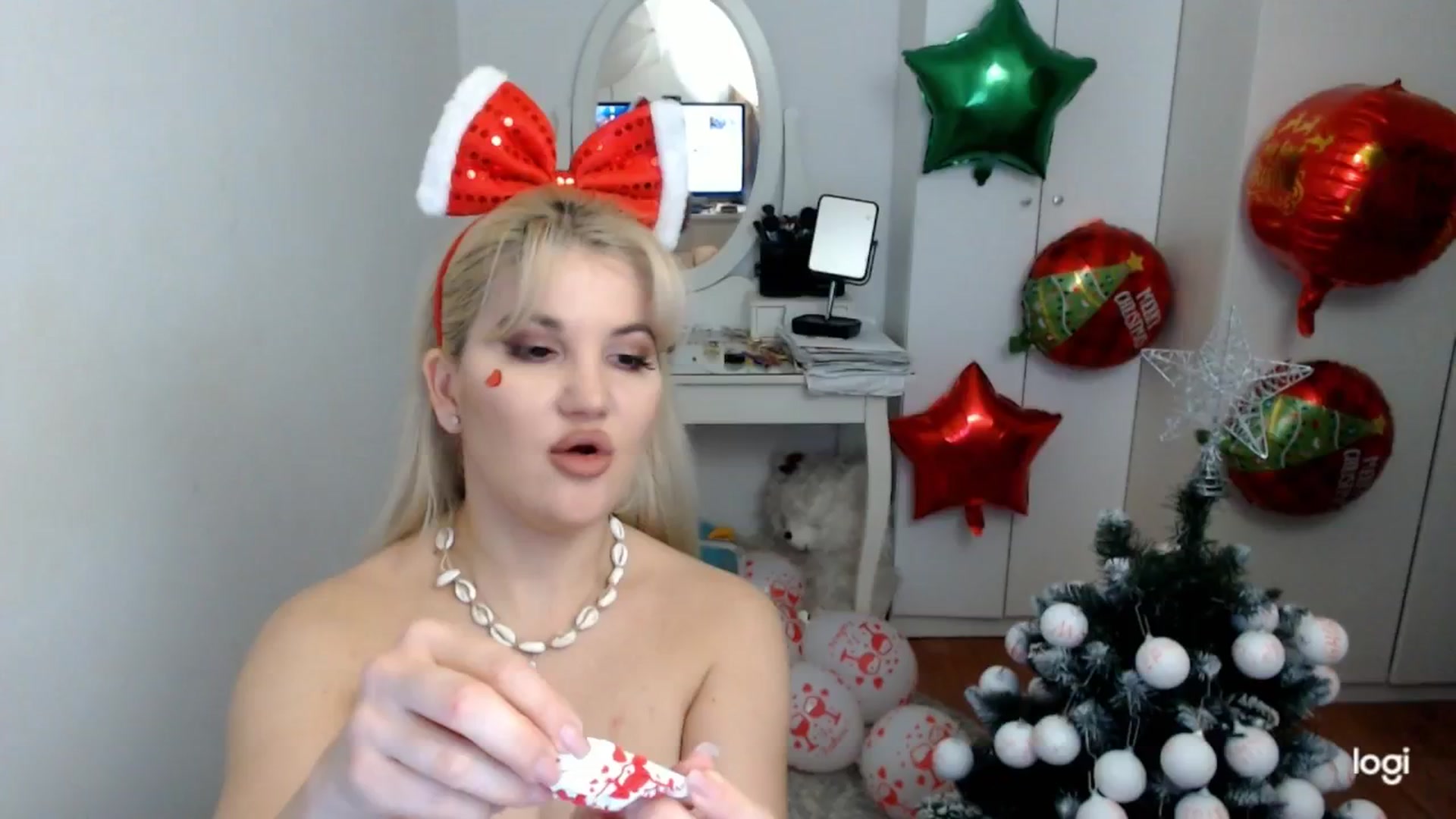 Gallery image thumbnail from WinterJewel's myfreecams stream on, 12/24/2025, 10:59 image 7 of 20