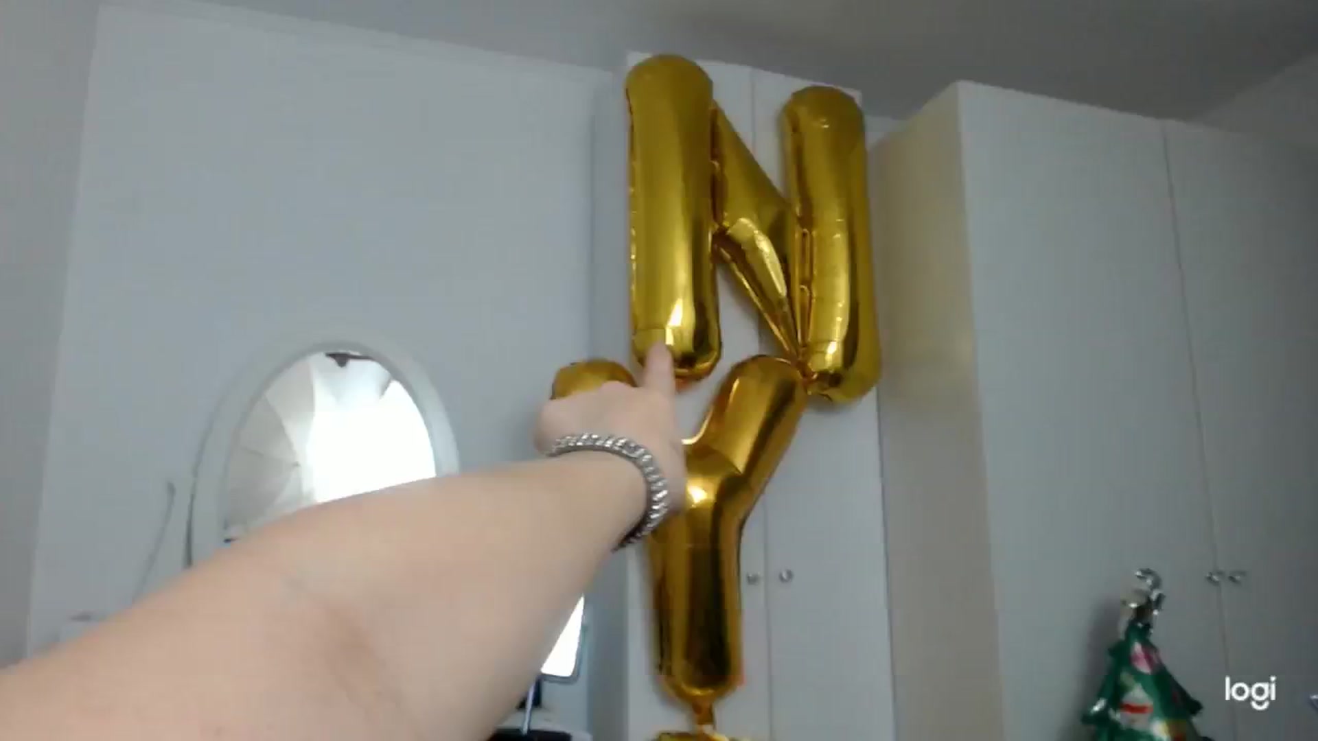 Gallery image thumbnail from WinterJewel's myfreecams stream on, 12/28/2025, 10:35 image 10 of 20