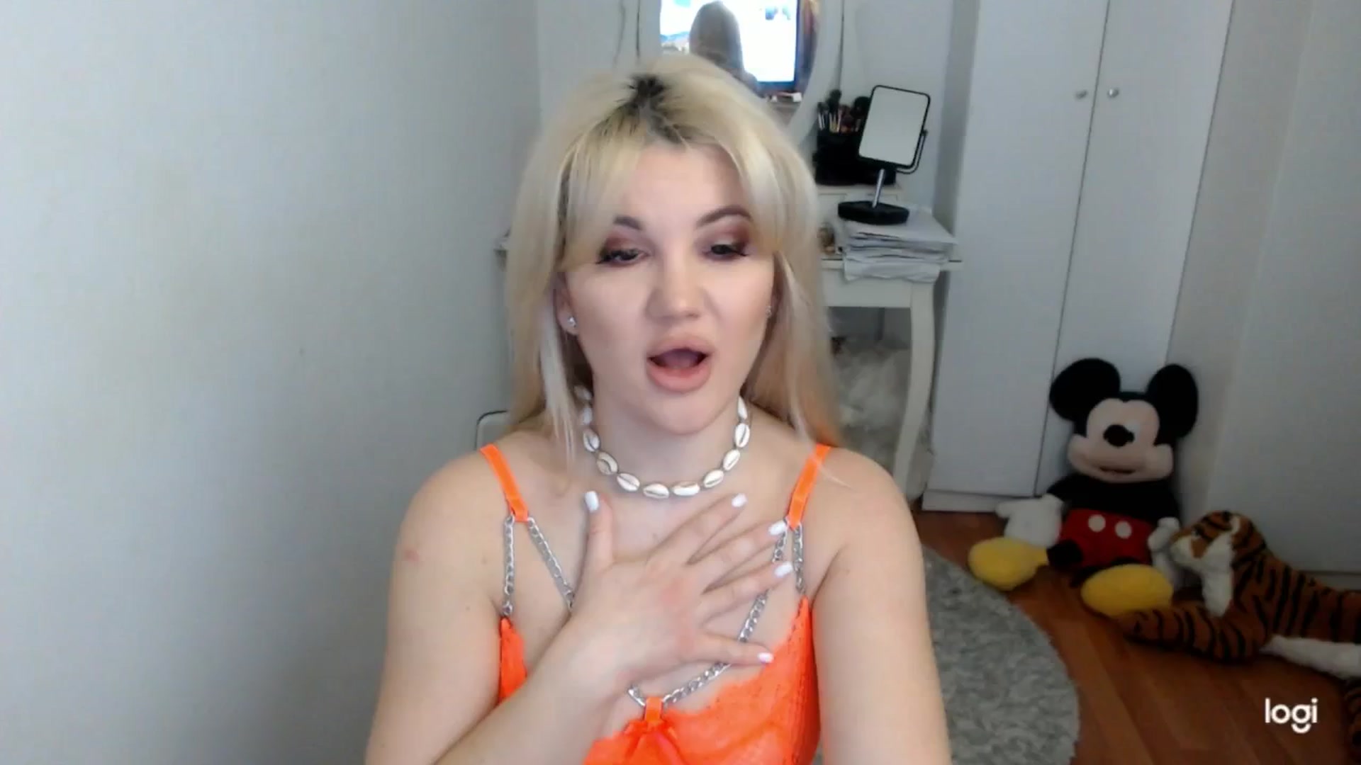 Gallery image thumbnail from WinterJewel's myfreecams stream on, 01/03/2026, 09:46 image 1 of 20
