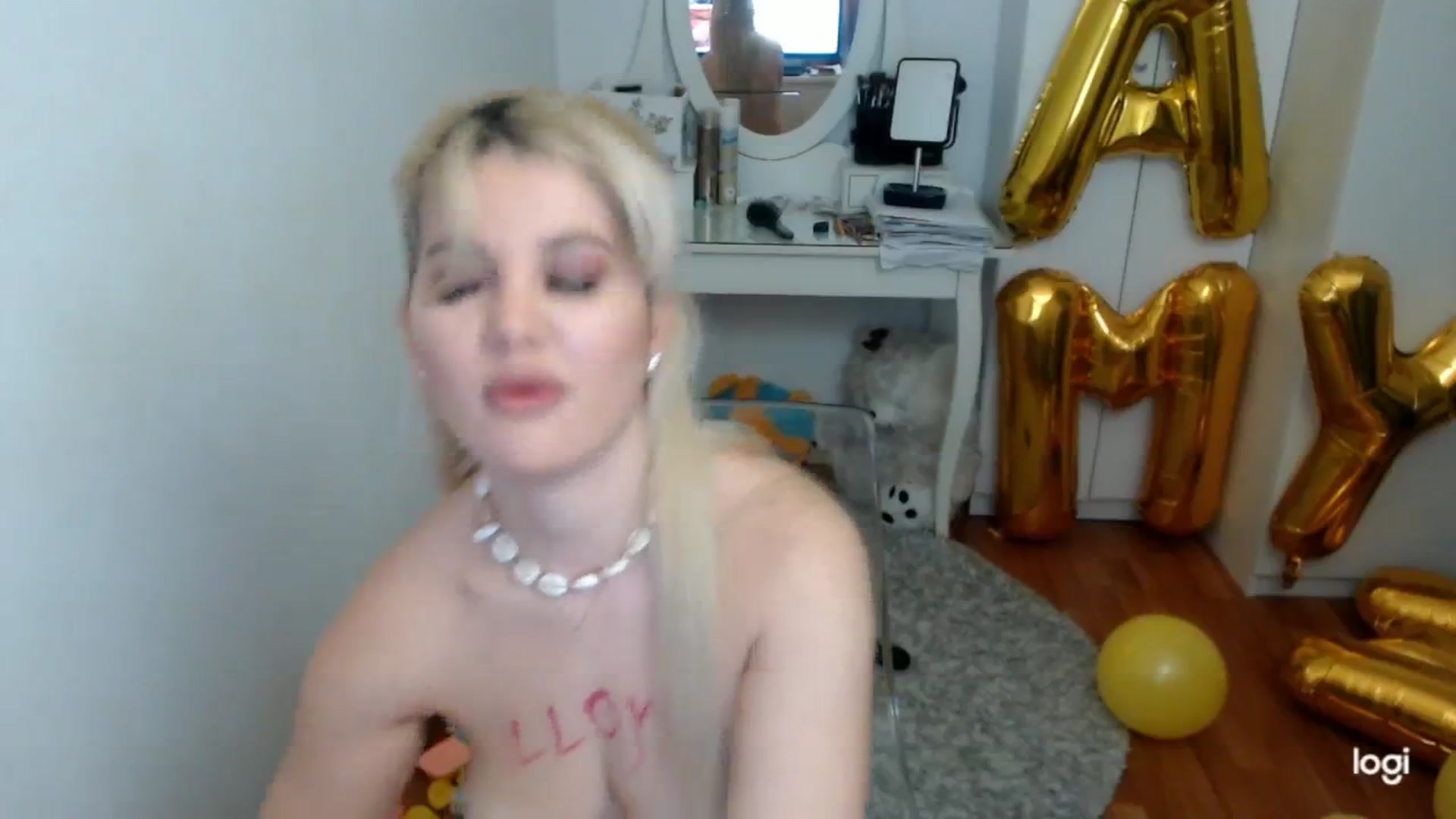 Gallery image thumbnail from WinterJewel's myfreecams stream on, 01/04/2026, 10:20 image 16 of 20