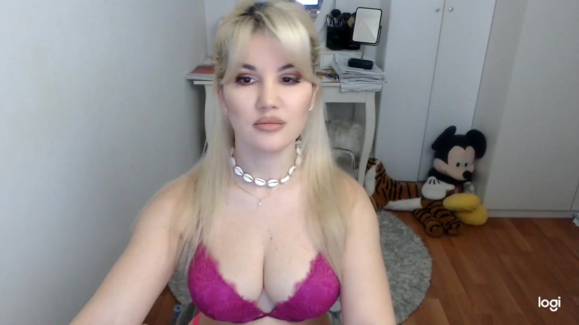 Gallery image thumbnail from WinterJewel's myfreecams stream on, 01/15/2026, 09:25 image 1 of 20