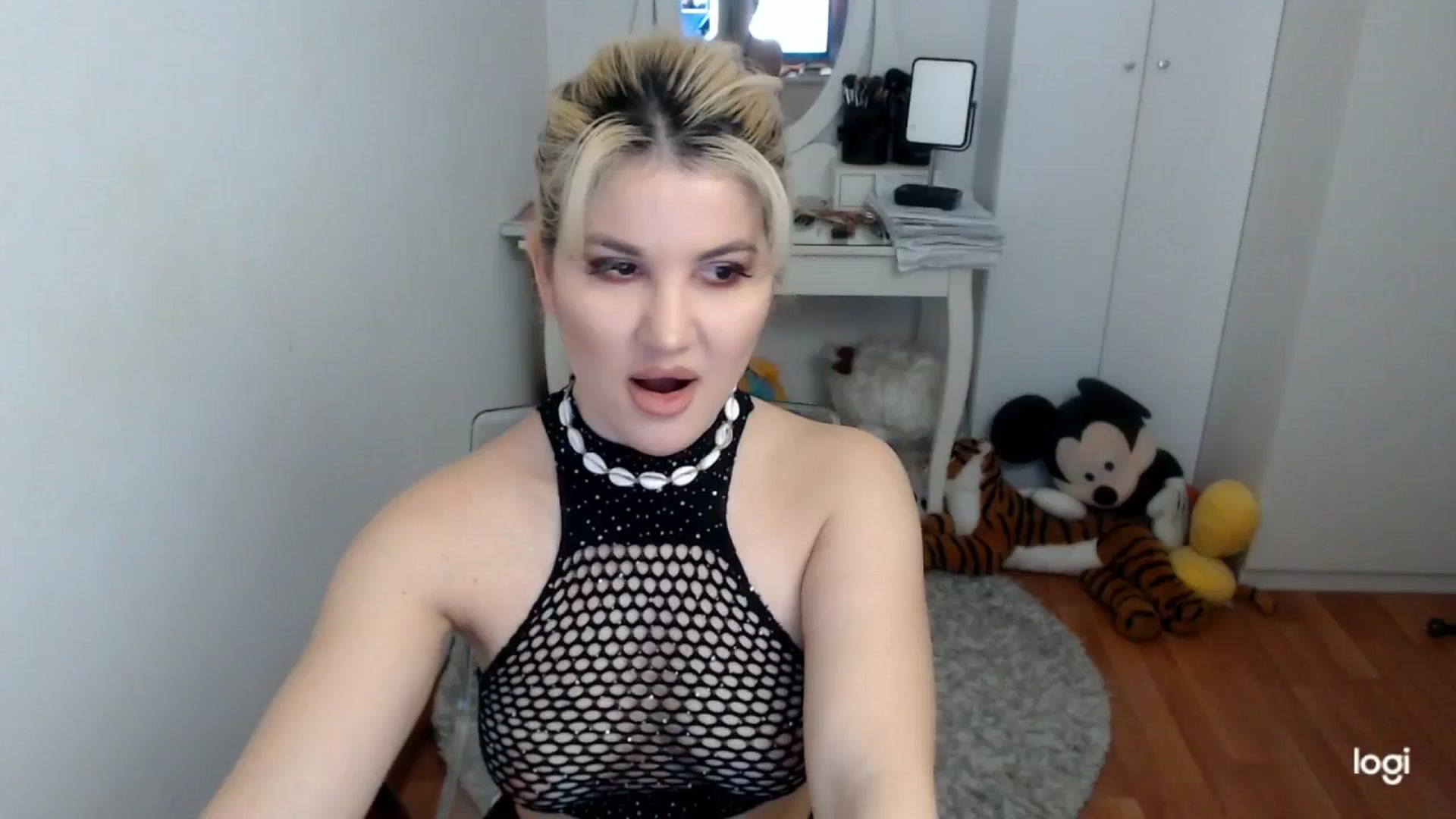 Gallery image thumbnail from WinterJewel's myfreecams stream on, 01/21/2026, 09:25 image 4 of 20