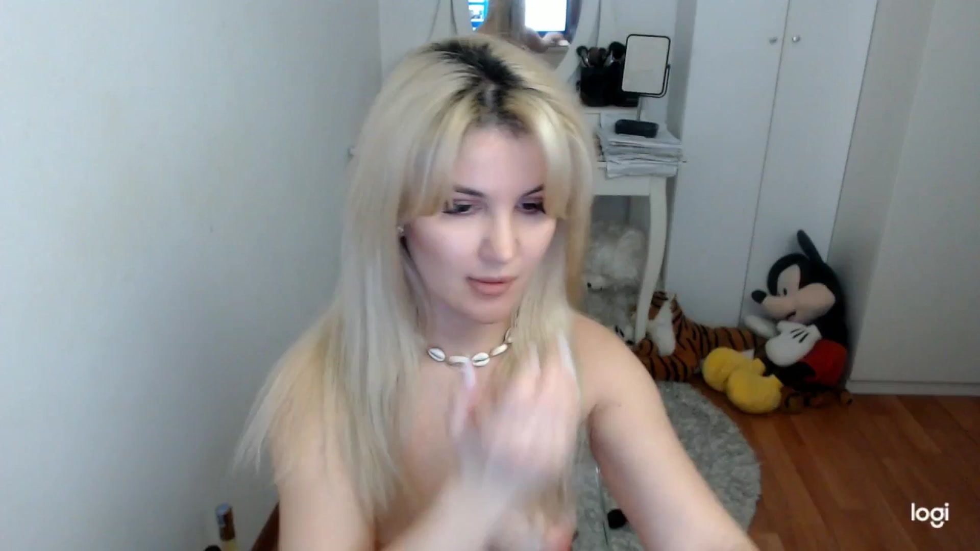 Gallery image thumbnail from WinterJewel's myfreecams stream on, 01/22/2026, 09:23 image 19 of 20
