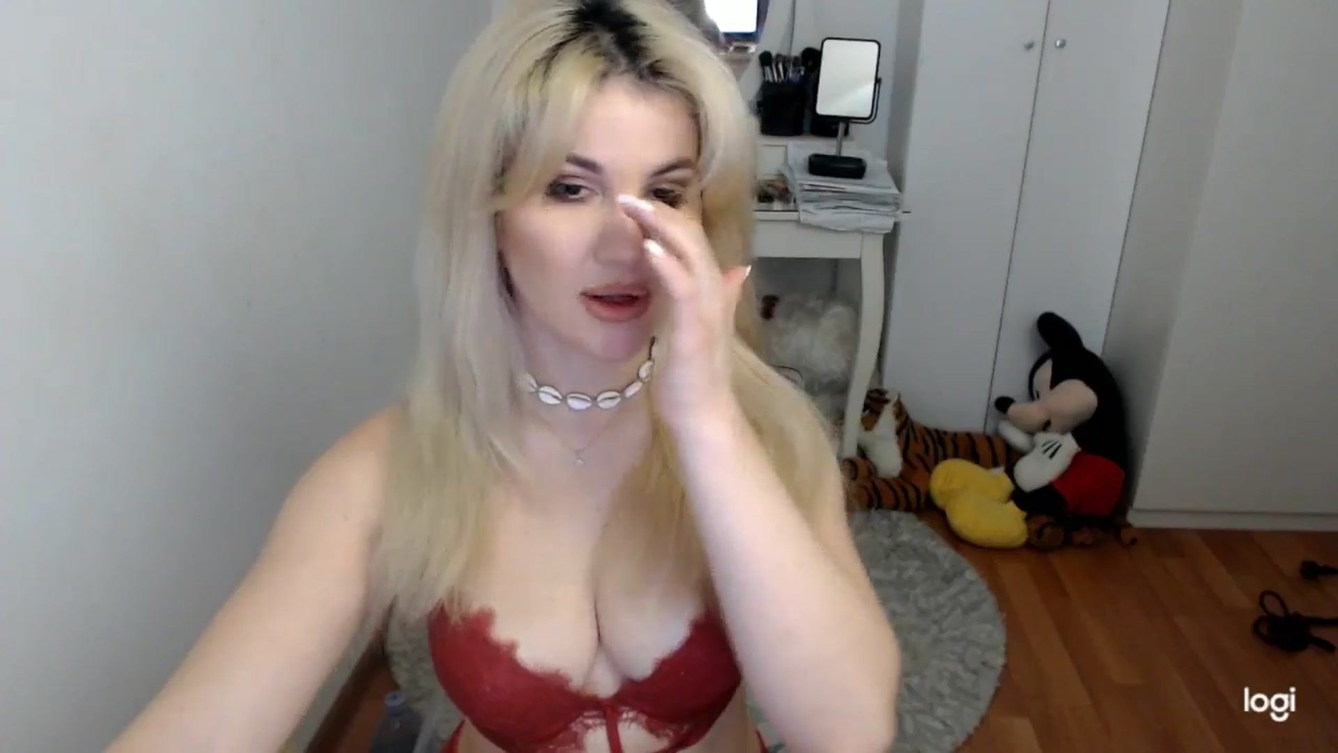 Gallery image thumbnail from WinterJewel's myfreecams stream on, 01/26/2026, 09:18 image 3 of 20