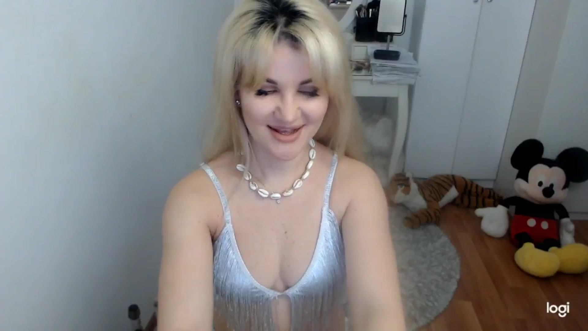 Gallery image thumbnail from WinterJewel's myfreecams stream on, 02/03/2026, 10:02 image 2 of 20