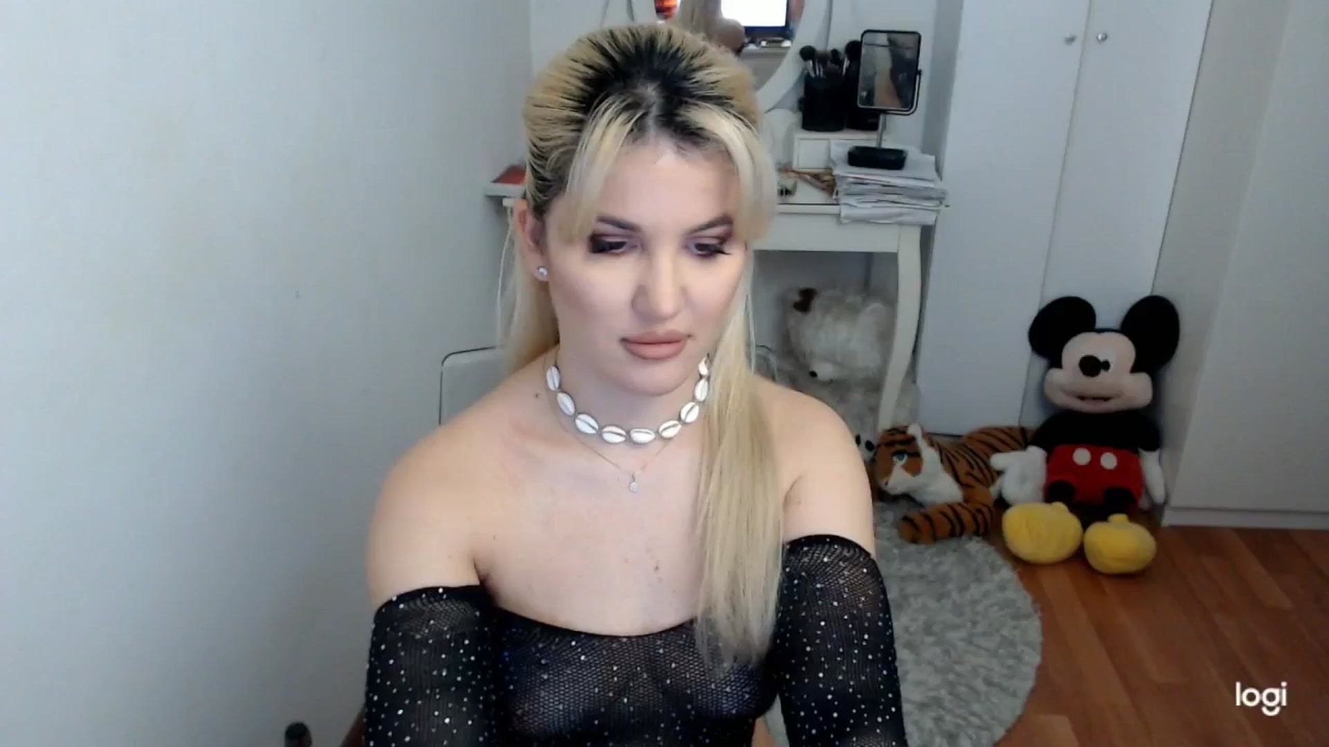 Gallery image thumbnail from WinterJewel's myfreecams stream on, 02/04/2026, 07:42 image 8 of 20