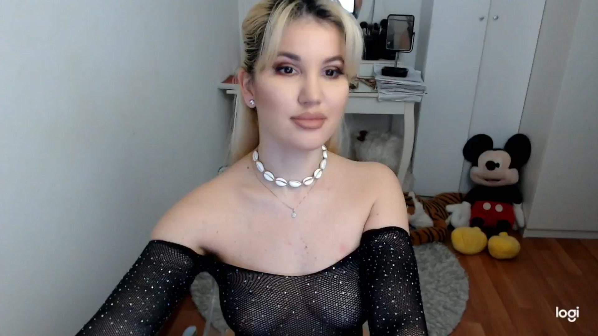 Gallery image thumbnail from WinterJewel's myfreecams stream on, 02/04/2026, 07:42 image 2 of 20