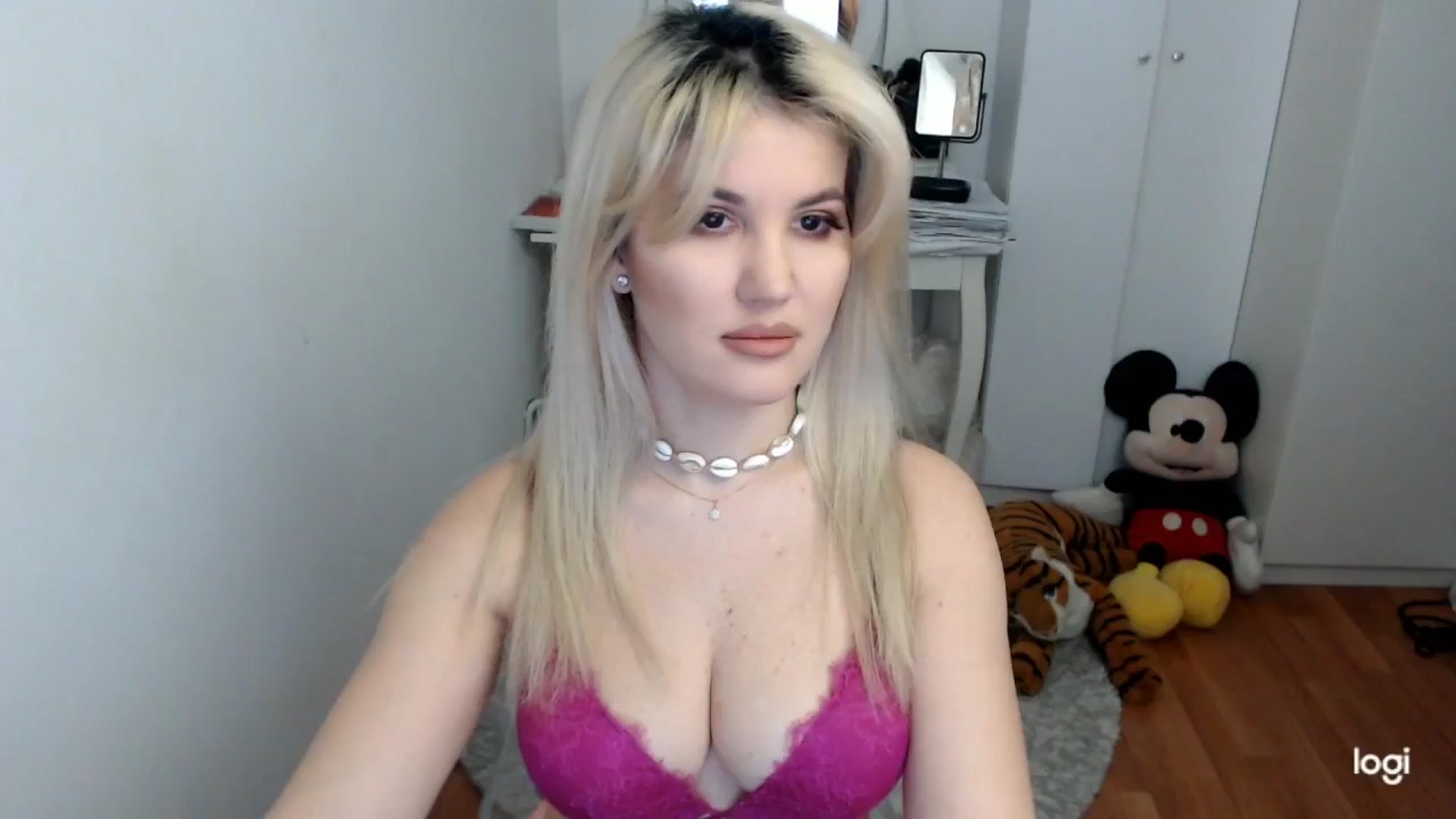 Gallery image thumbnail from WinterJewel's myfreecams stream on, 02/10/2026, 09:50 image 4 of 20