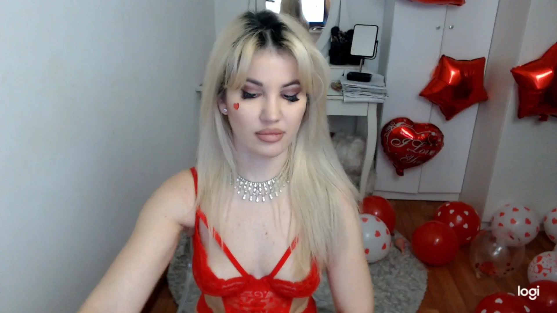 Gallery image thumbnail from WinterJewel's myfreecams stream on, 02/15/2026, 10:22 image 1 of 20