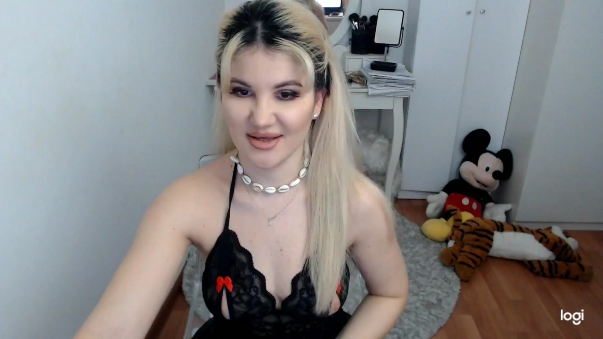 Gallery image thumbnail from WinterJewel's myfreecams stream on, 02/24/2026, 09:30 image 1 of 20