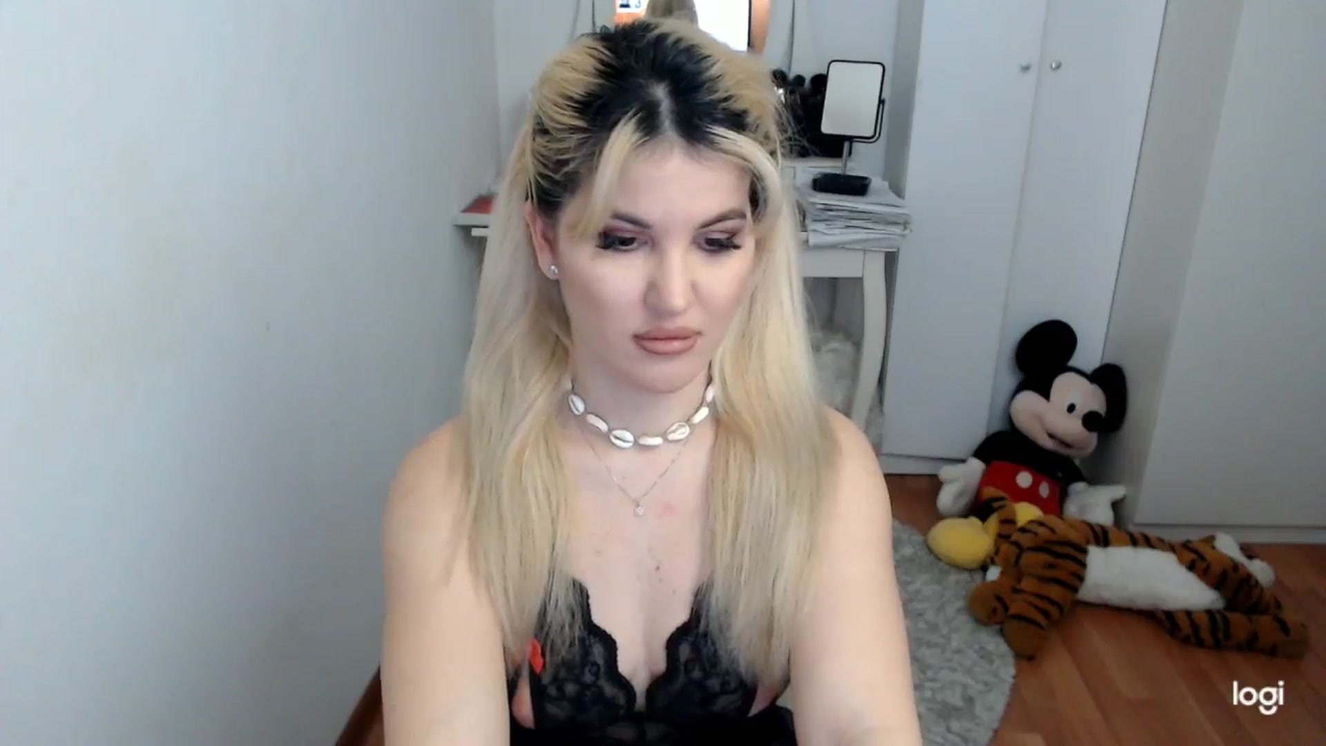 Gallery image thumbnail from WinterJewel's myfreecams stream on, 02/24/2026, 09:30 image 5 of 20