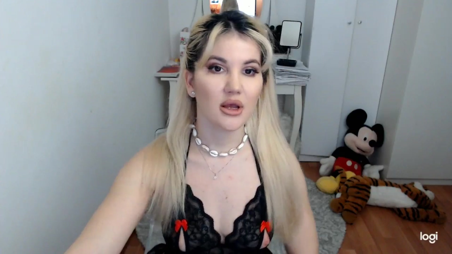 Gallery image thumbnail from WinterJewel's myfreecams stream on, 02/24/2026, 09:30 image 6 of 20