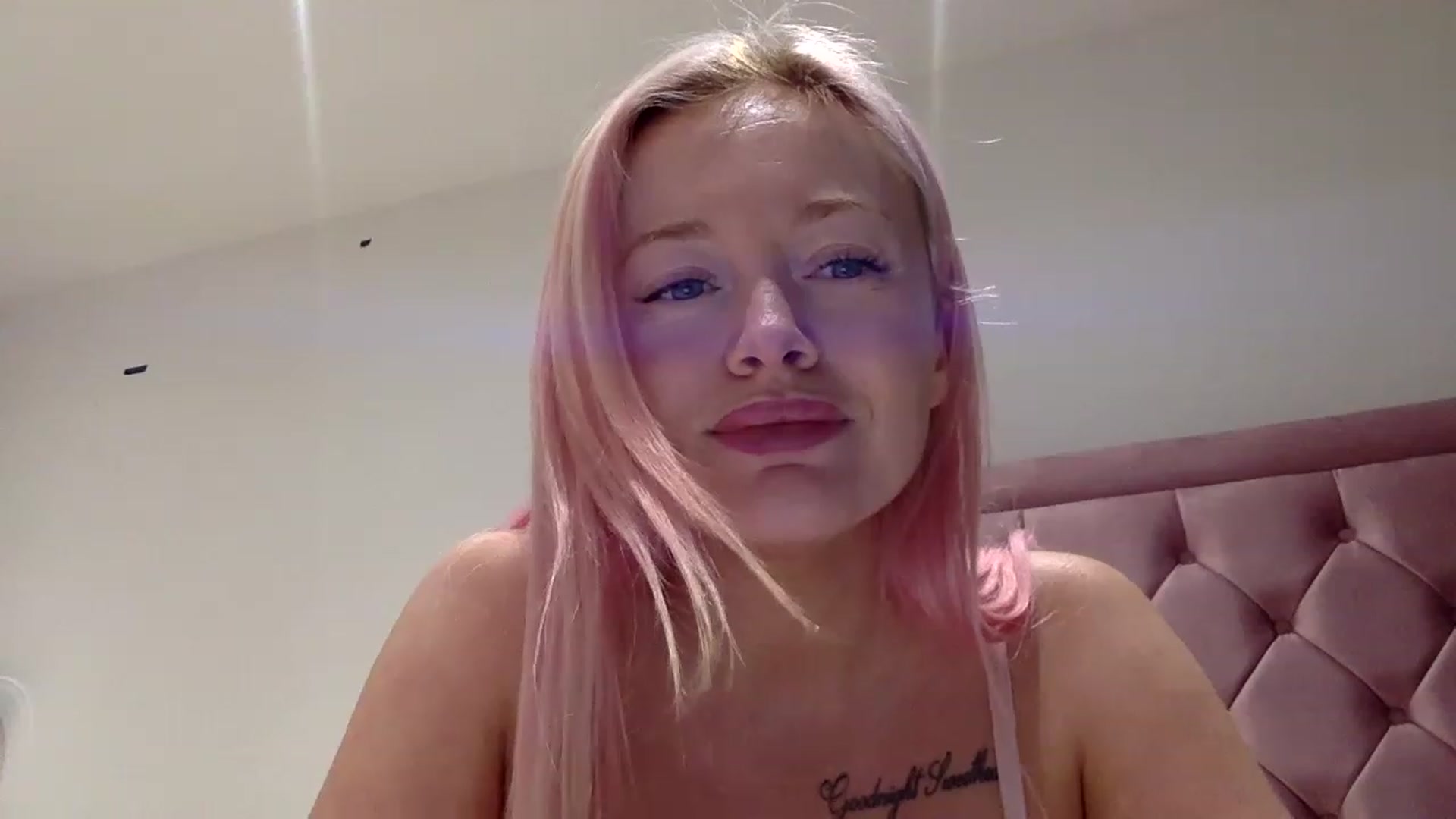Gallery image thumbnail from WinterWarren's myfreecams stream on, 12/10/2022, 18:50 image 13 of 20