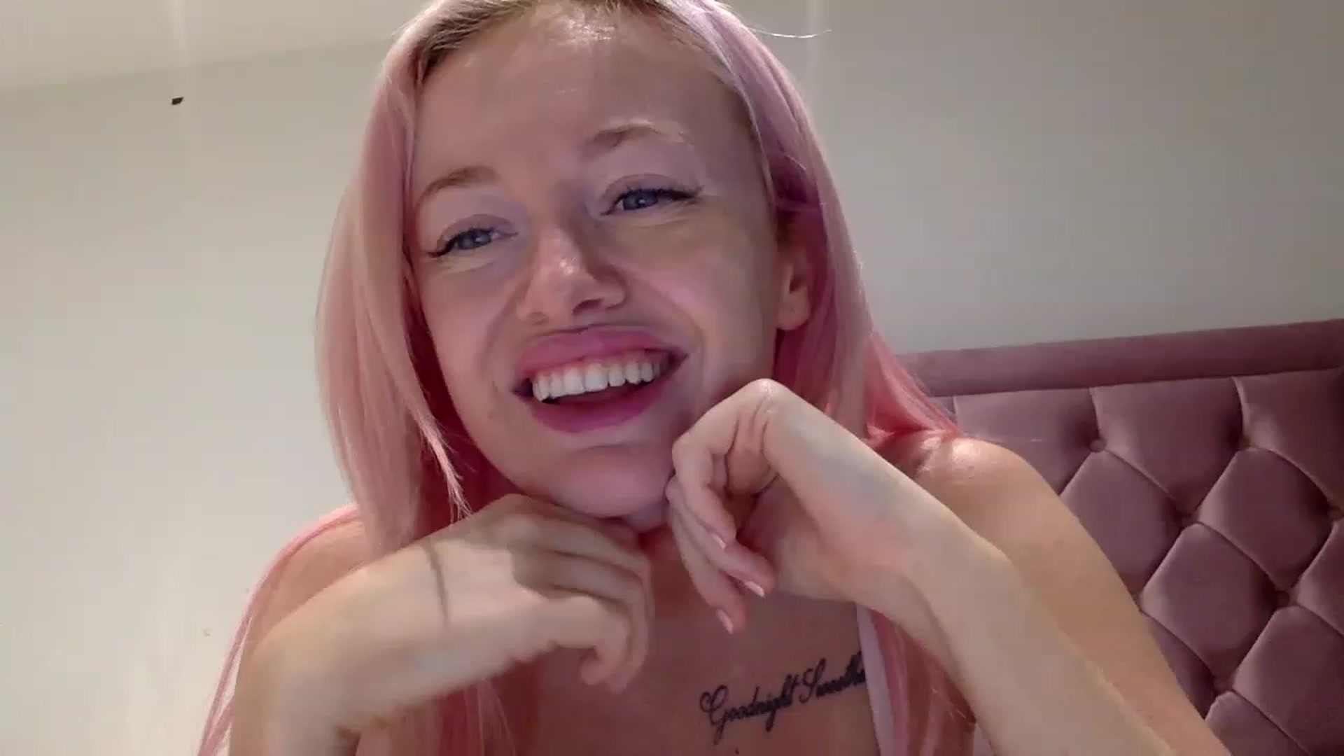 Gallery image thumbnail from WinterWarren's myfreecams stream on, 12/10/2022, 18:50 image 1 of 20