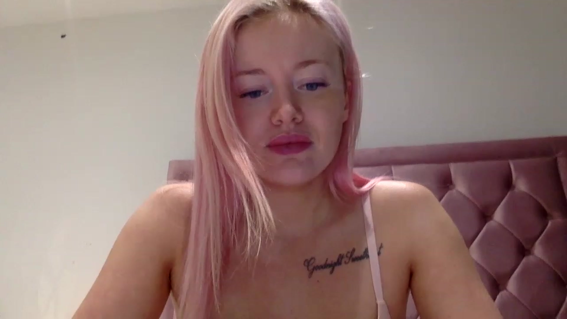 Gallery image thumbnail from WinterWarren's myfreecams stream on, 12/10/2022, 18:50 image 7 of 20