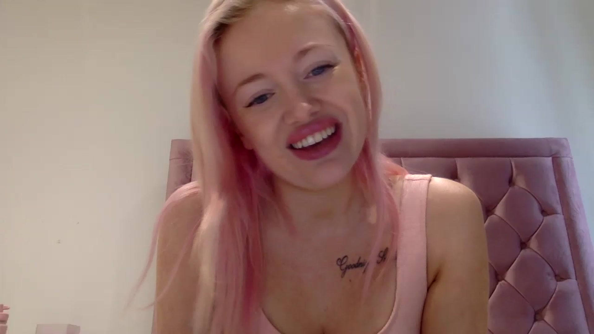 Gallery image thumbnail from WinterWarren's myfreecams stream on, 12/12/2022, 12:03 image 18 of 20