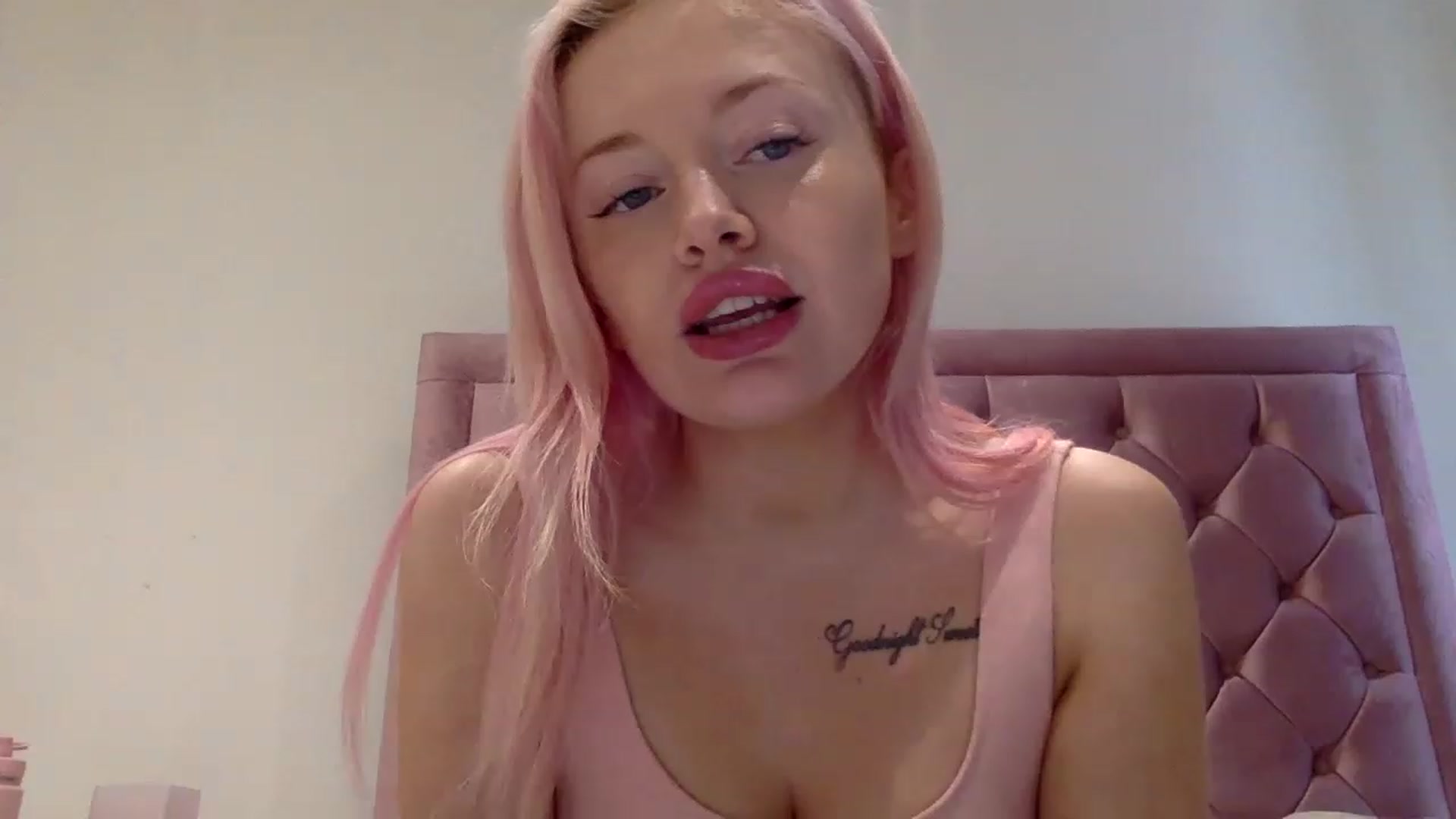 Gallery image thumbnail from WinterWarren's myfreecams stream on, 12/12/2022, 12:03 image 14 of 20