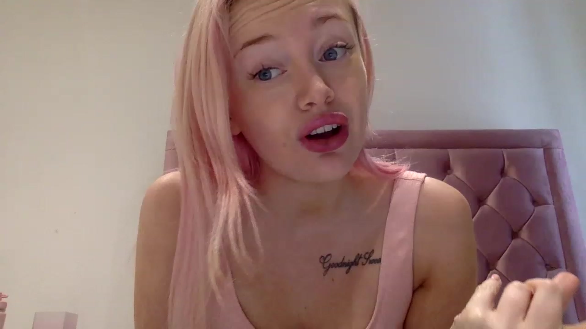Gallery image thumbnail from WinterWarren's myfreecams stream on, 12/12/2022, 12:03 image 10 of 20