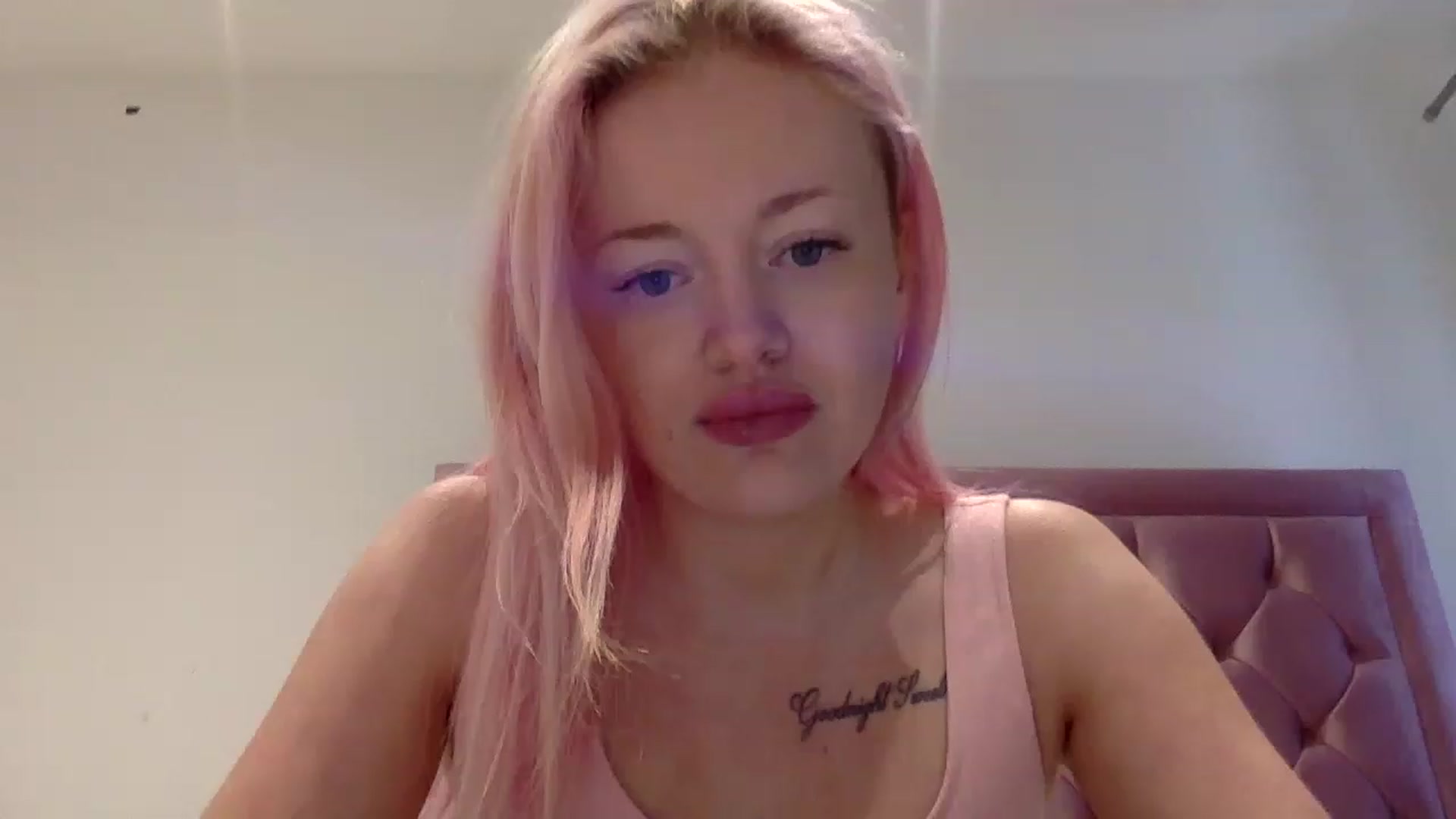 Gallery image thumbnail from WinterWarren's myfreecams stream on, 12/12/2022, 12:56 image 1 of 20
