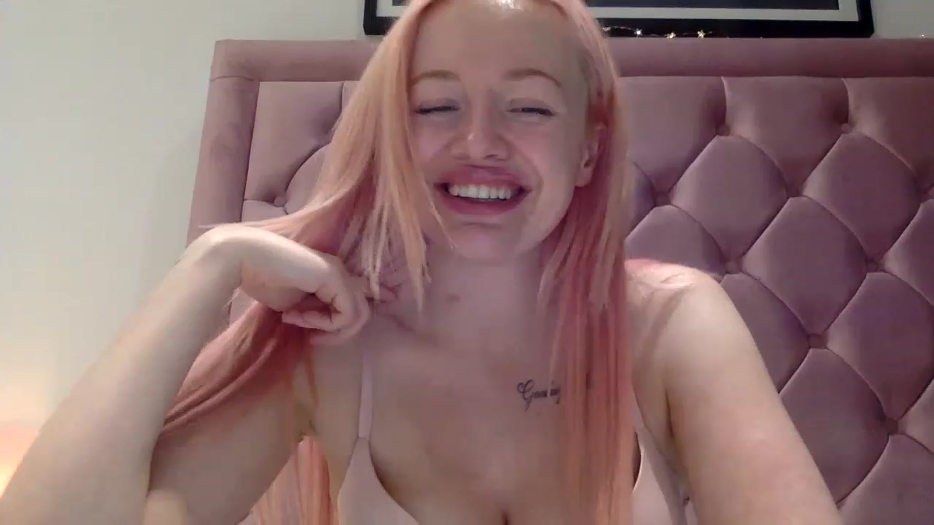 Gallery image thumbnail from WinterWarren's myfreecams stream on, 02/12/2023, 19:47 image 12 of 20