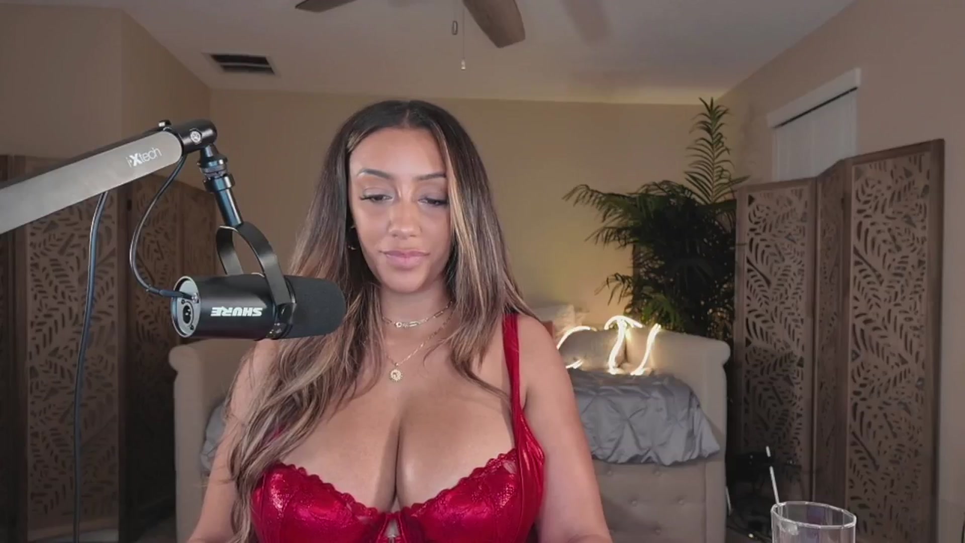 Gallery image thumbnail from Winter_Ari's myfreecams stream on, 02/24/2024, 07:39 image 3 of 20
