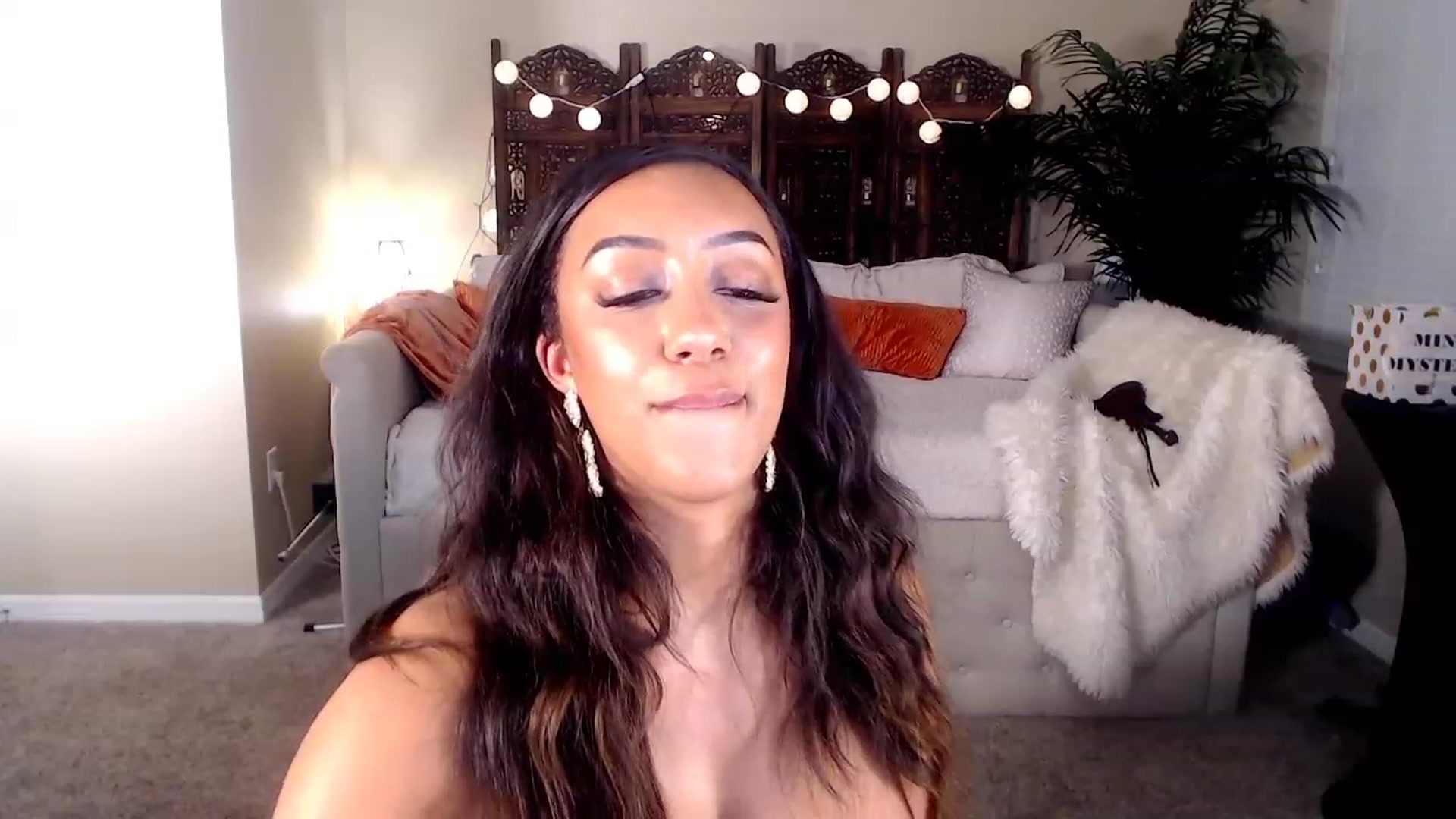 Gallery image thumbnail from Winter_Gray's myfreecams stream on, 12/07/2022, 07:40 image 9 of 20
