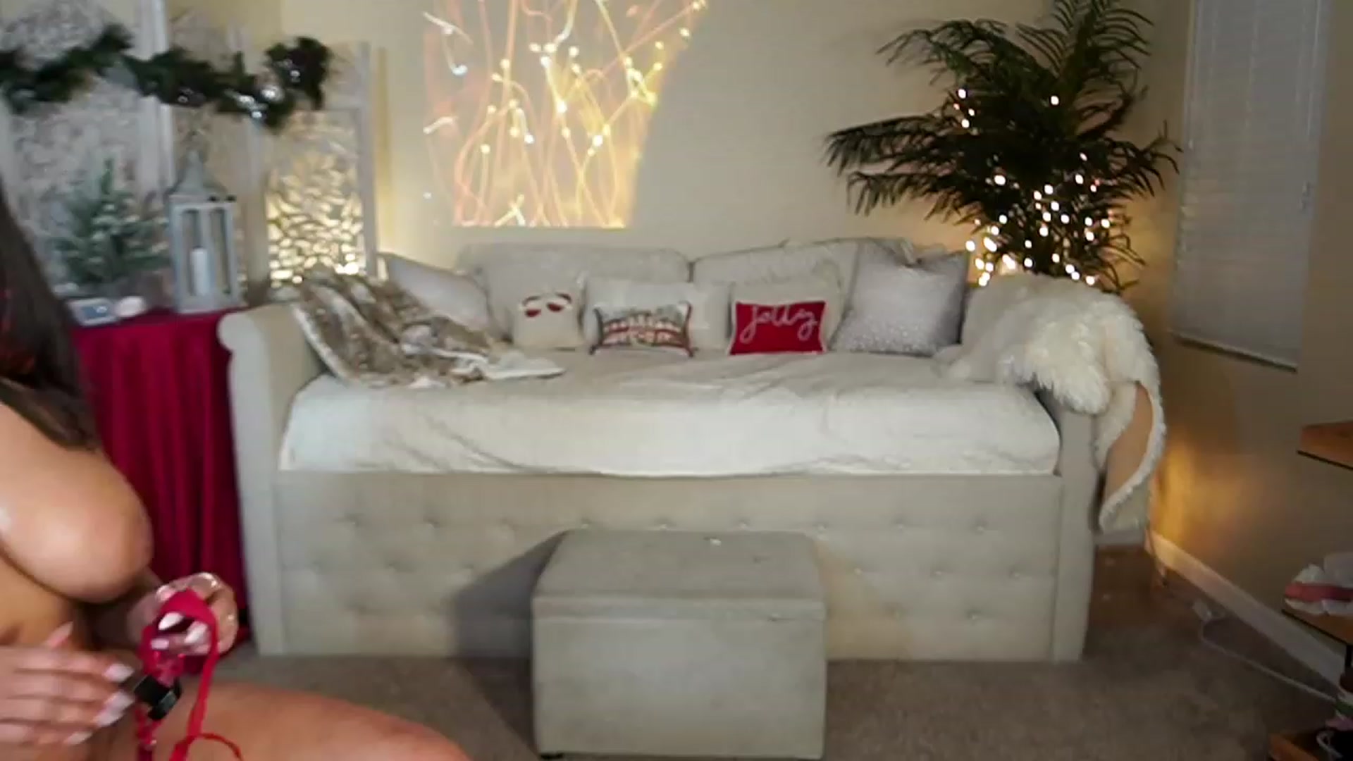 Gallery image thumbnail from Winter_Gray's myfreecams stream on, 12/16/2022, 04:46 image 8 of 20