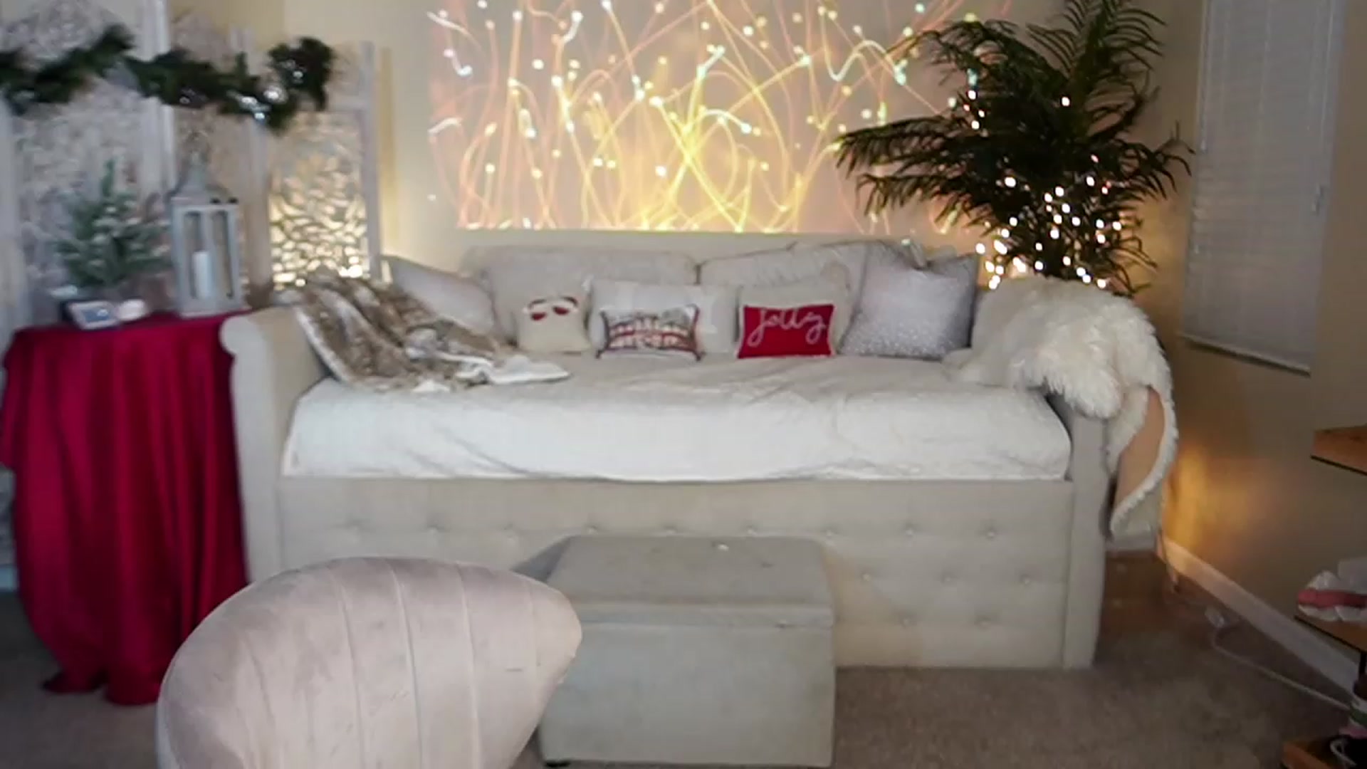 Gallery image thumbnail from Winter_Gray's myfreecams stream on, 12/16/2022, 07:08 image 2 of 20