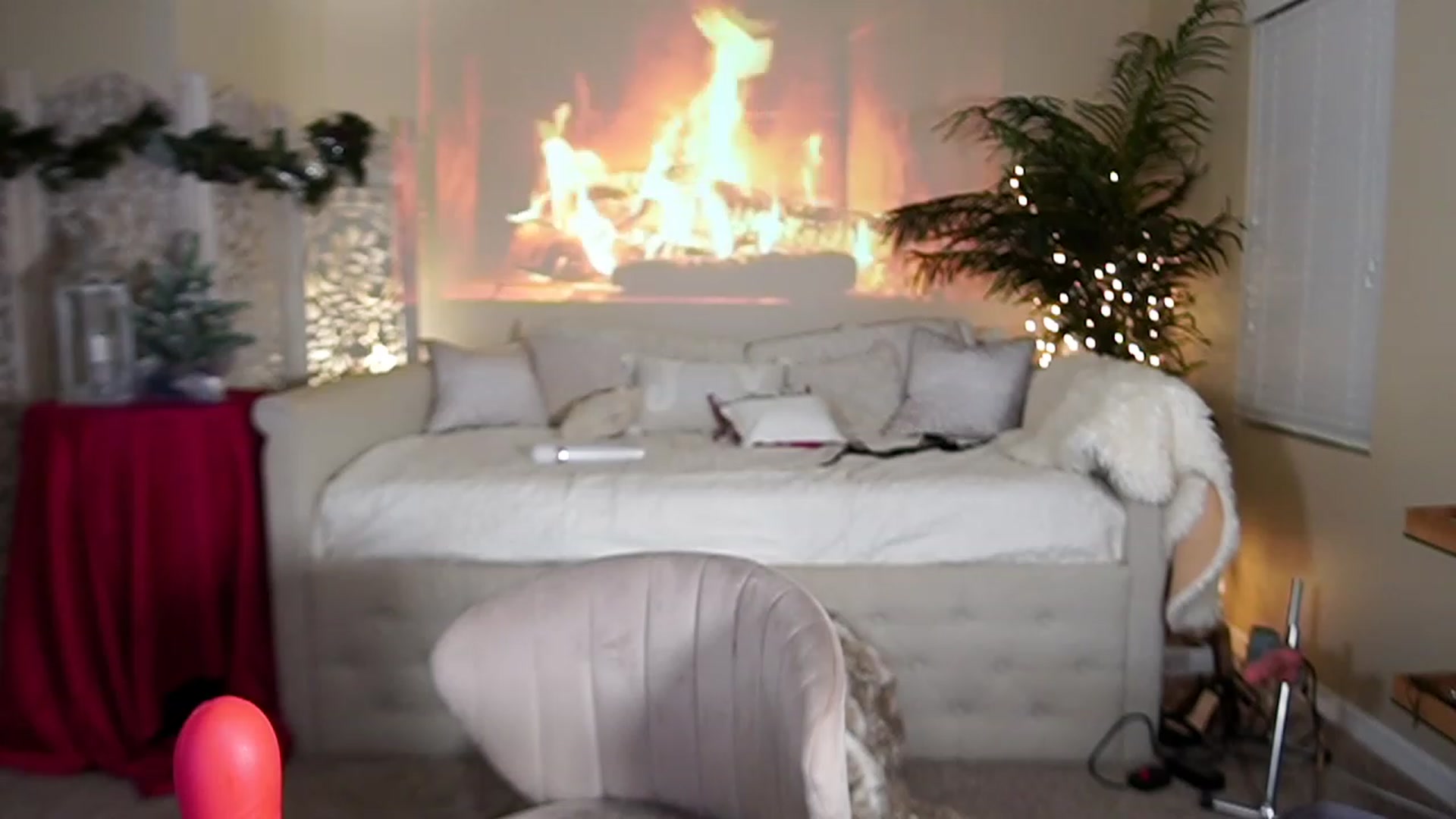 Gallery image thumbnail from Winter_Gray's myfreecams stream on, 12/18/2022, 07:39 image 19 of 20