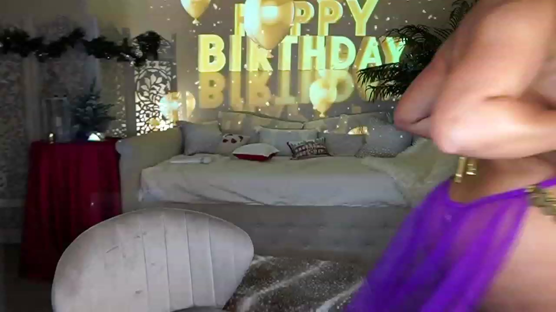 Gallery image thumbnail from Winter_Gray's myfreecams stream on, 12/21/2022, 04:56 image 16 of 20