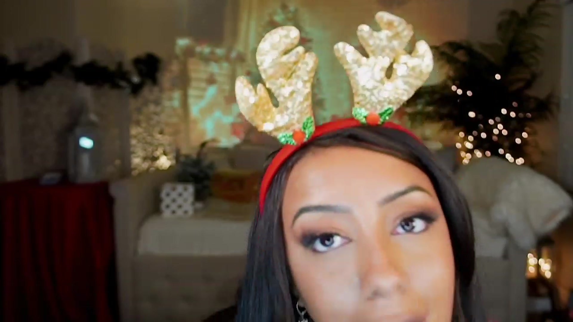 Gallery image thumbnail from Winter_Gray's myfreecams stream on, 12/24/2022, 05:44 image 18 of 20