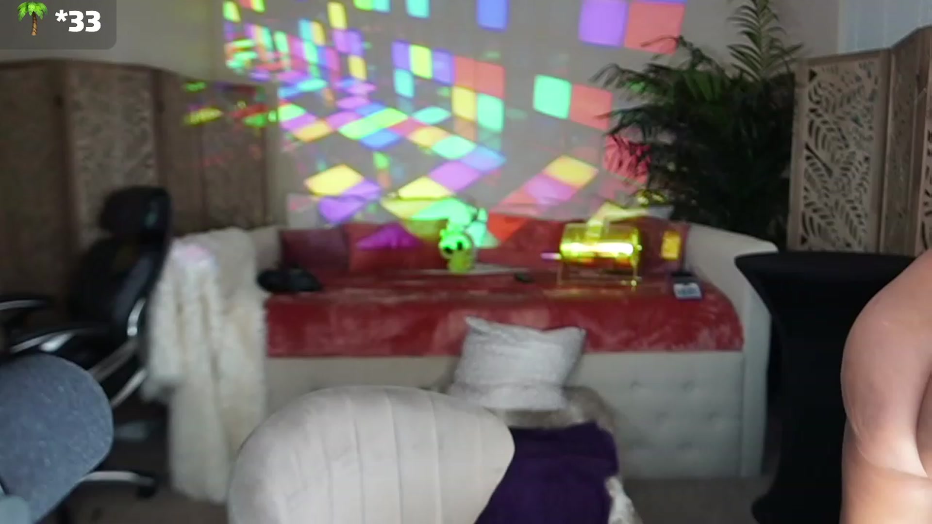 Gallery image thumbnail from Winter_Gray's myfreecams stream on, 01/14/2023, 04:17 image 12 of 20