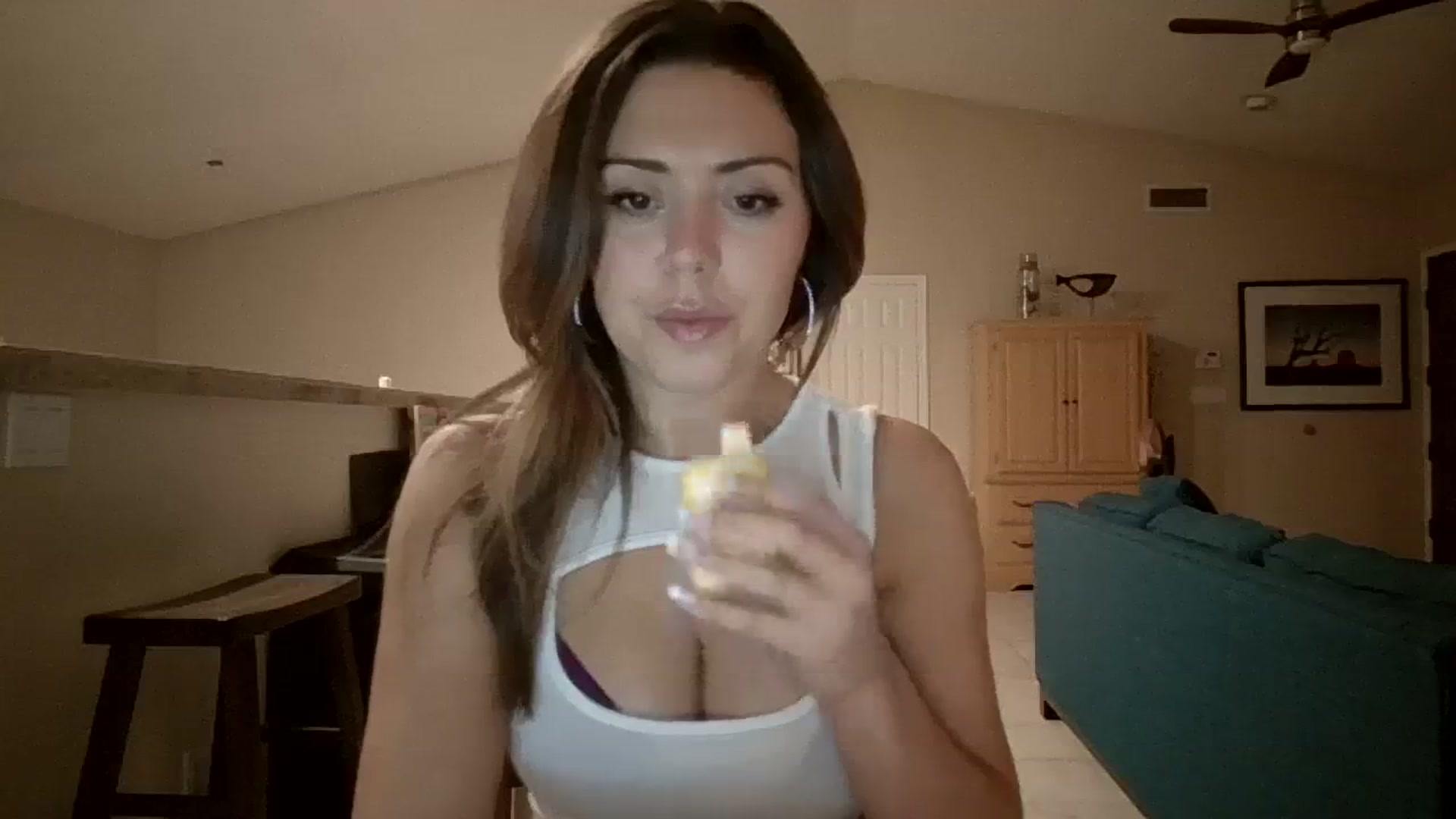 Gallery image thumbnail from Winxzyyy's myfreecams stream on, 11/26/2023, 08:22 image 15 of 20