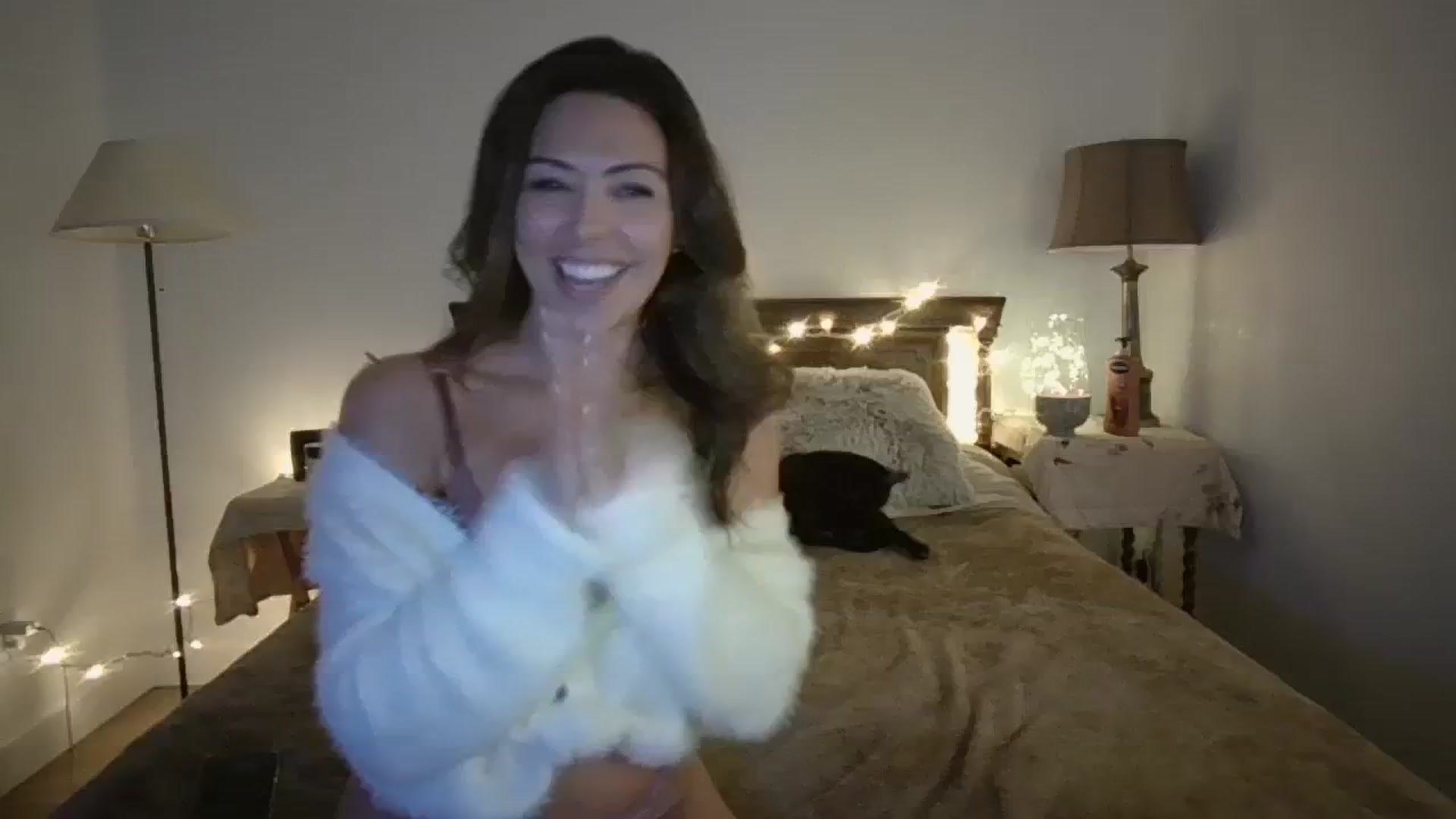 Gallery image thumbnail from Winxzyyy's myfreecams stream on, 12/28/2023, 04:04 image 1 of 20
